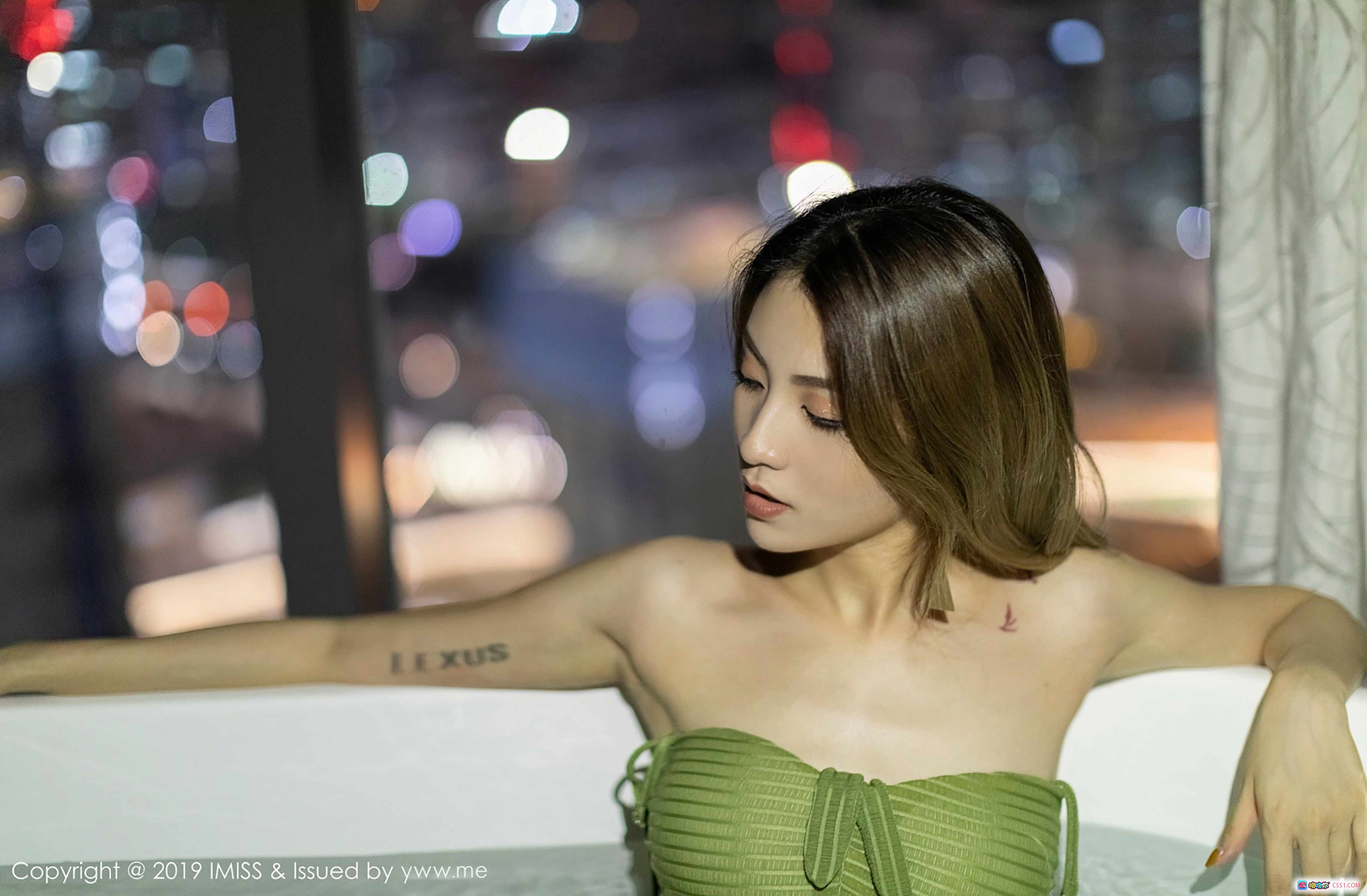 图片[2] - IMiss爱蜜社2019.02.02 VOL324 Arlie 美女内衣写真 37图138M 高清私房风 悬挂吊椅窗边自然光 桌面镜植物装饰 时尚性感居家风 - 就要吻