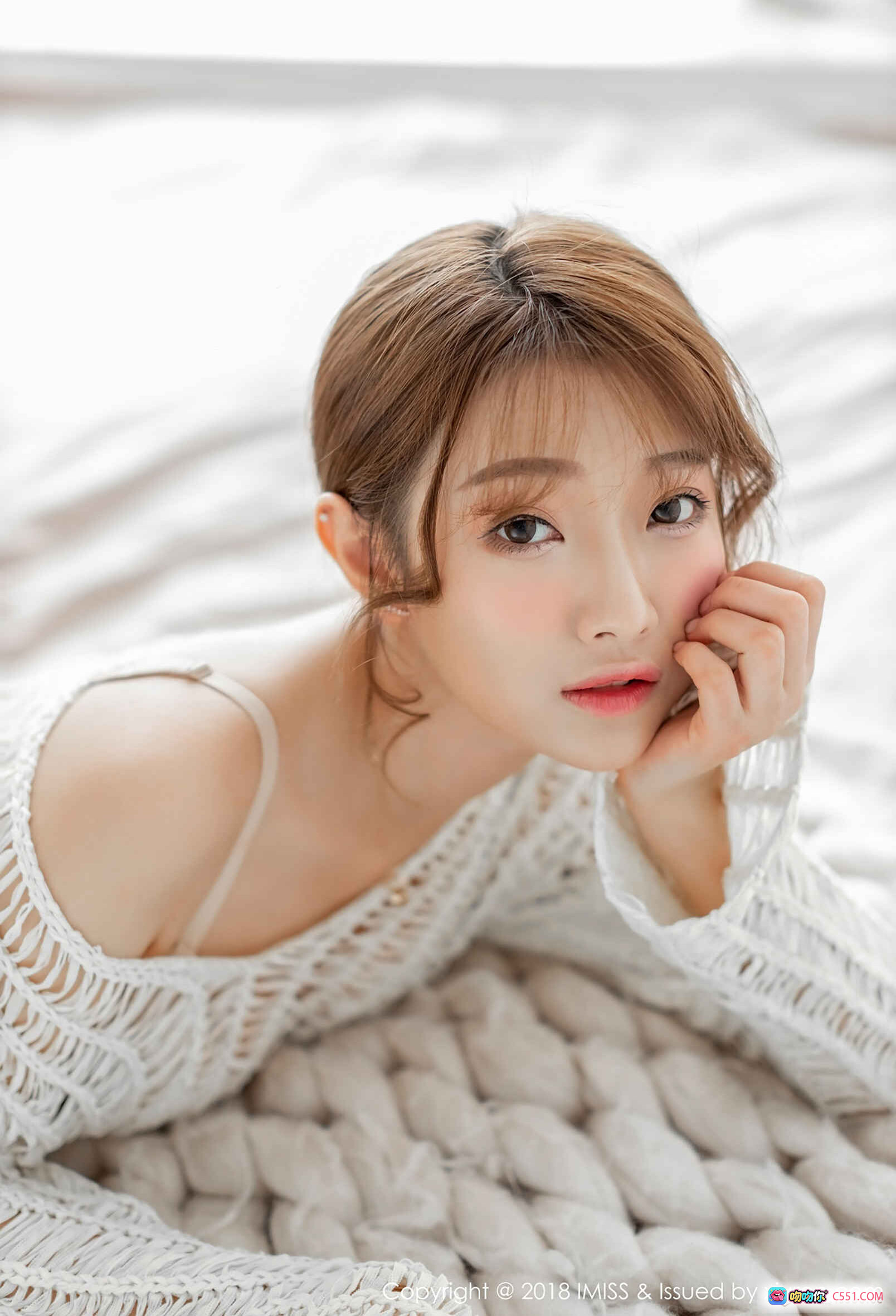图片[6] - Bowie宝儿温柔微笑写真 | 白色针织镂空上衣 | 甜美少女风 | IMiss爱蜜社2018精选Vol.306 - 就要吻