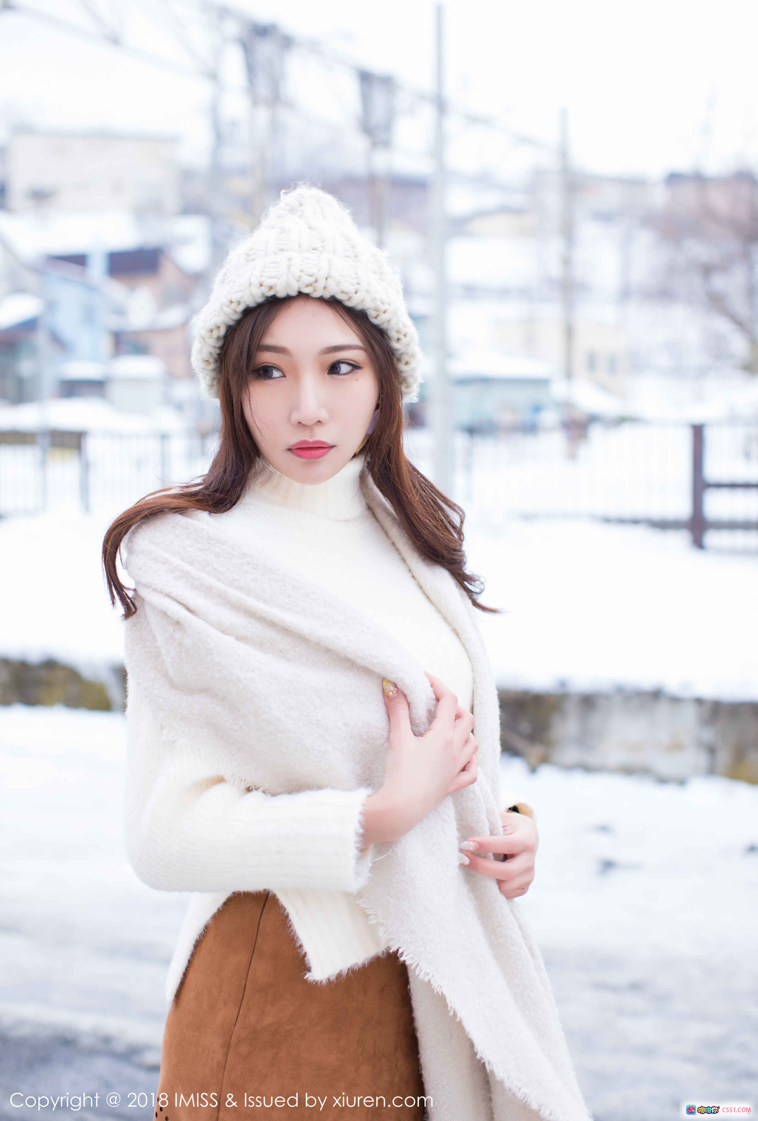 图片[8] - 小狐狸Sica性感写真 | 2018 IMiss爱蜜社VOL.256 | 低胸紧身衣+黑丝美腿 | 窗边优雅坐姿 | 高清私房摄影 - 就要吻