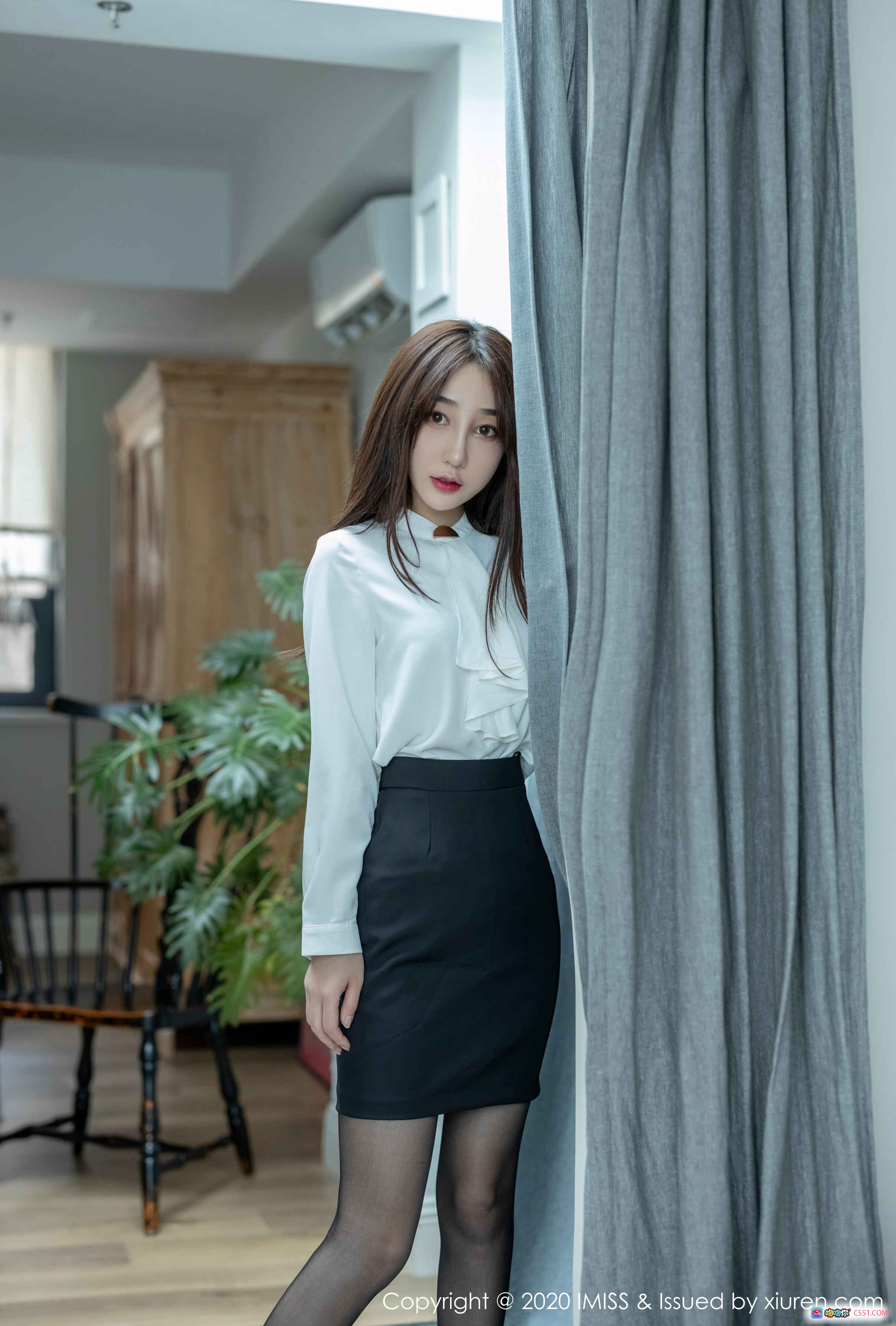 图片[9] - IMISS爱蜜社九月生2020.01.21 VOL.437 白衬衫黑短裙黑丝美腿室内写真高清图集 - 就要吻