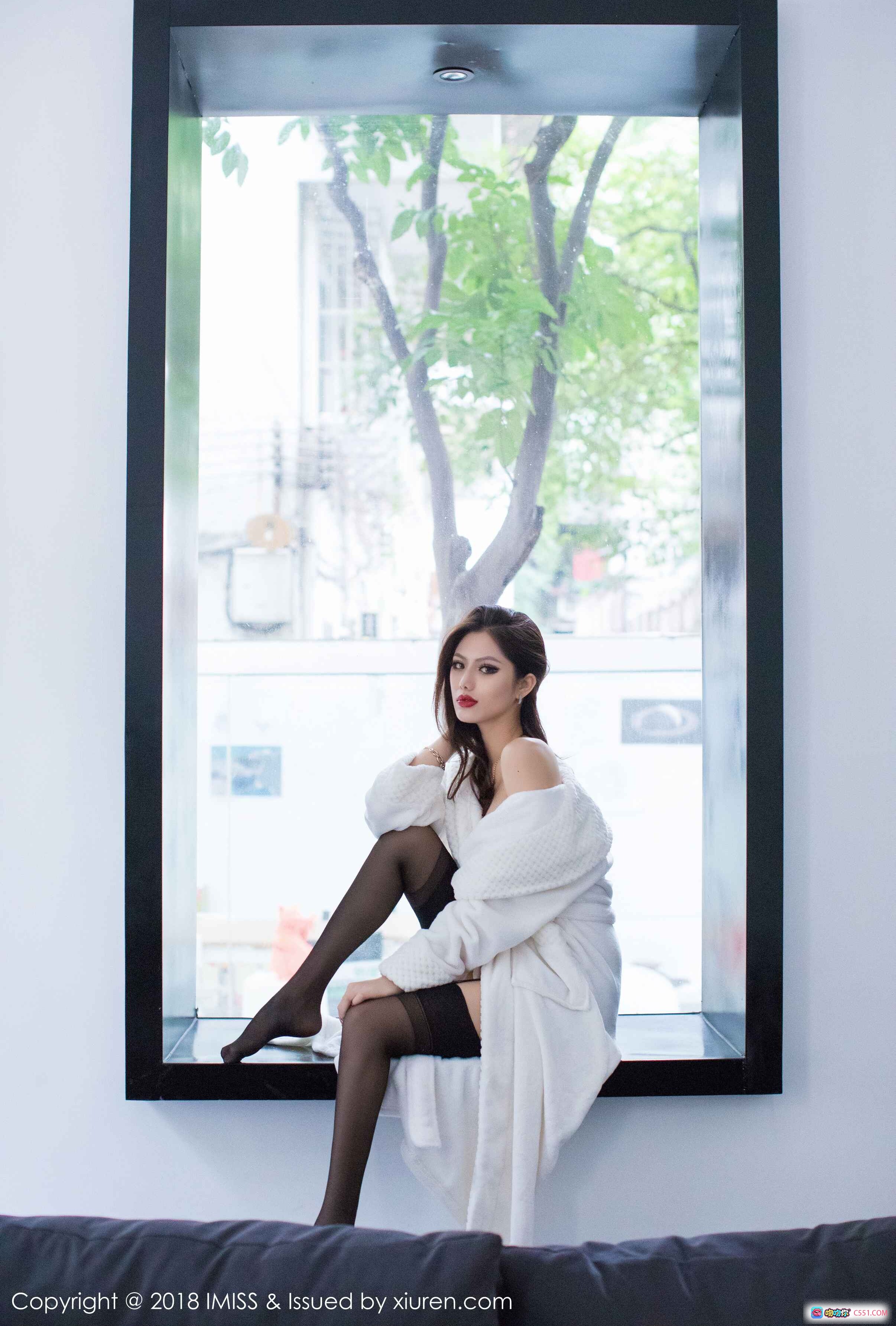 图片[3] - 若彤boomboom性感写真 | IMiss爱蜜社2018 VOL.231 | 白色毛绒浴袍+红唇妆容+精致珠宝搭配 | 优雅迷人私房美拍 - 就要吻