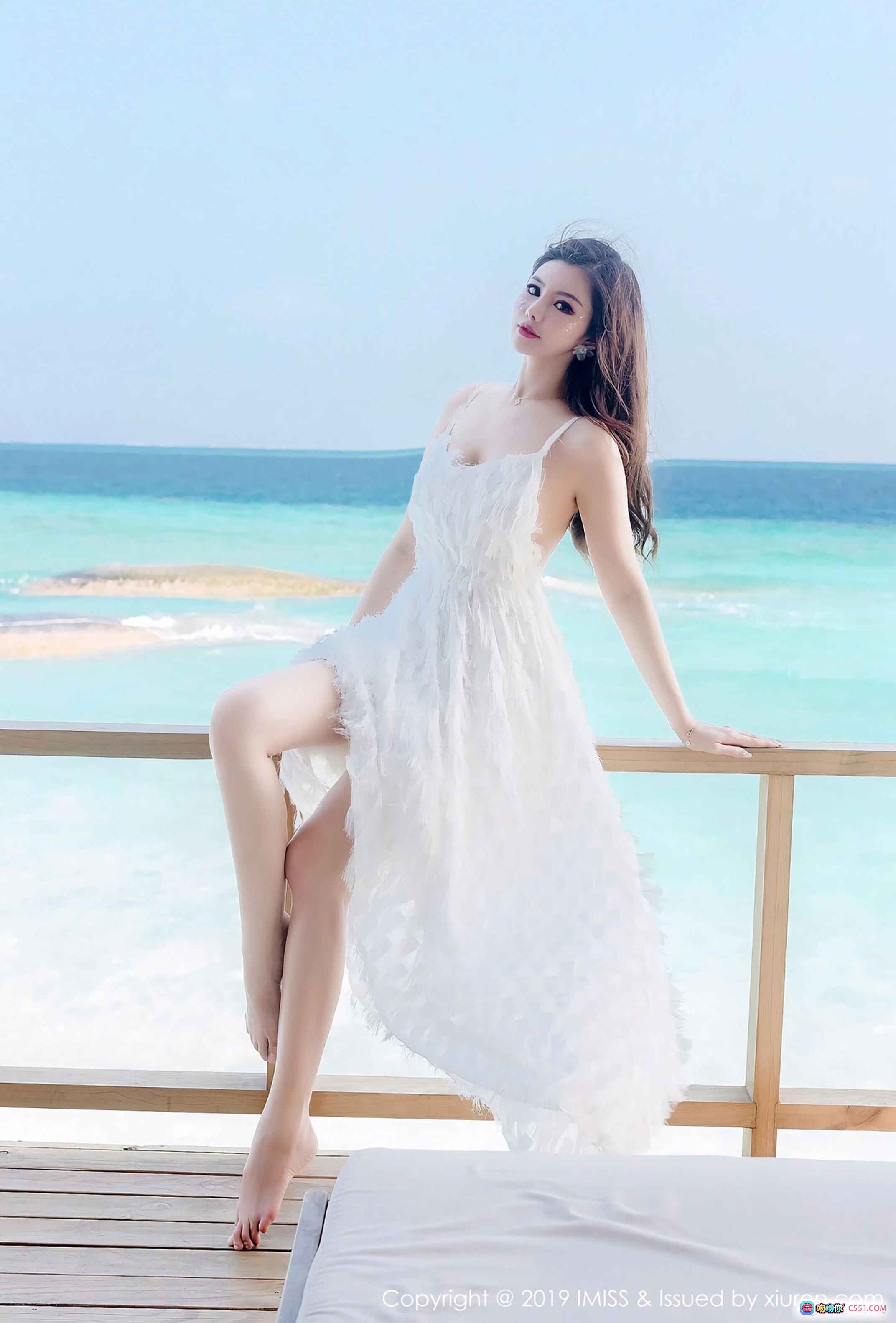 图片[10] - 若彤boomboom海边蕾丝泳衣写真 | IMiss爱蜜社2019 VOL330高清美图 | 白色镂空连体泳装沙滩木台性感拍摄 - 就要吻