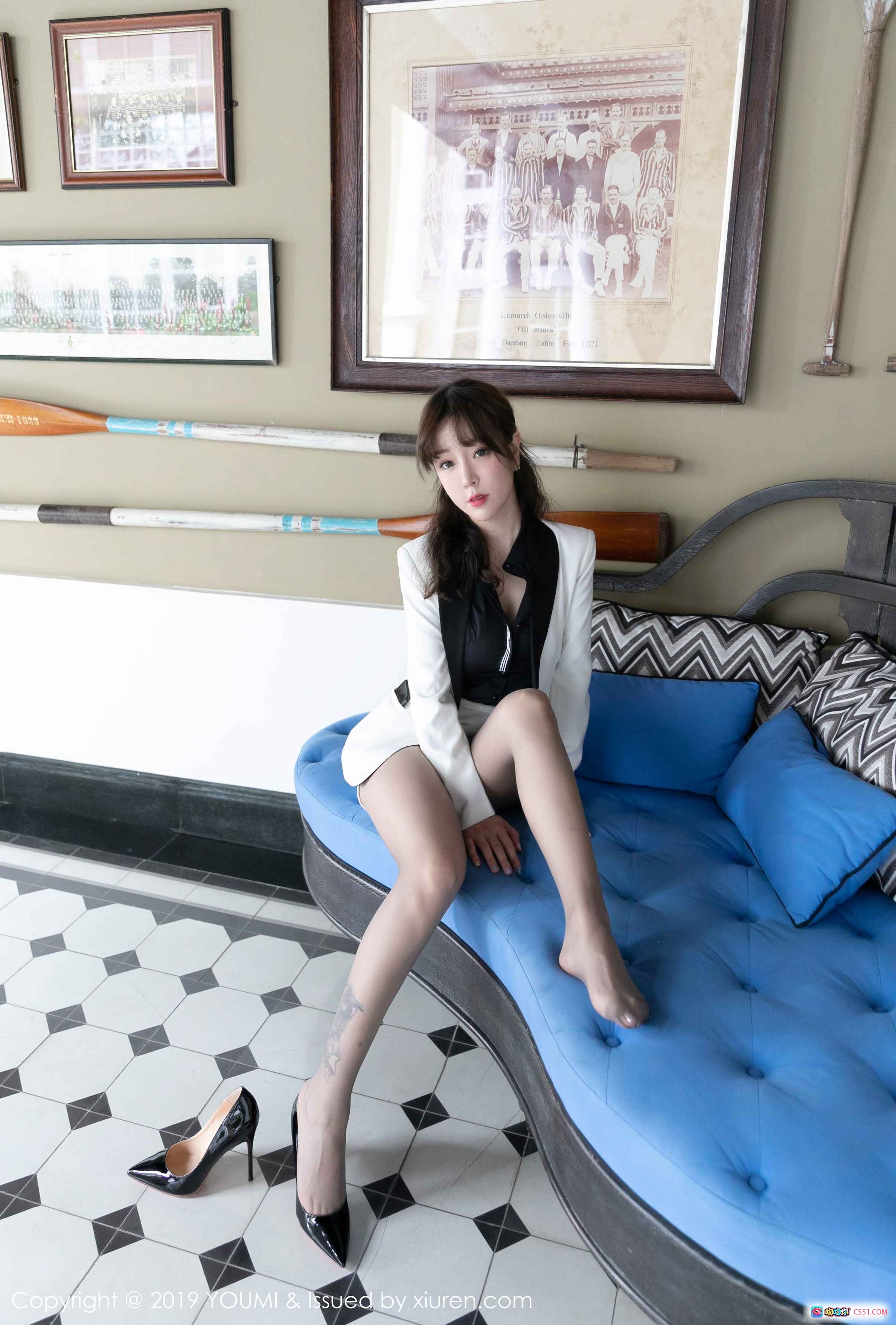 图片[10] - 王雨纯白西装黑衬衫搭配丝袜美腿写真 – YouMi尤蜜荟2019.04.30 Vol.301高清图集 - 就要吻