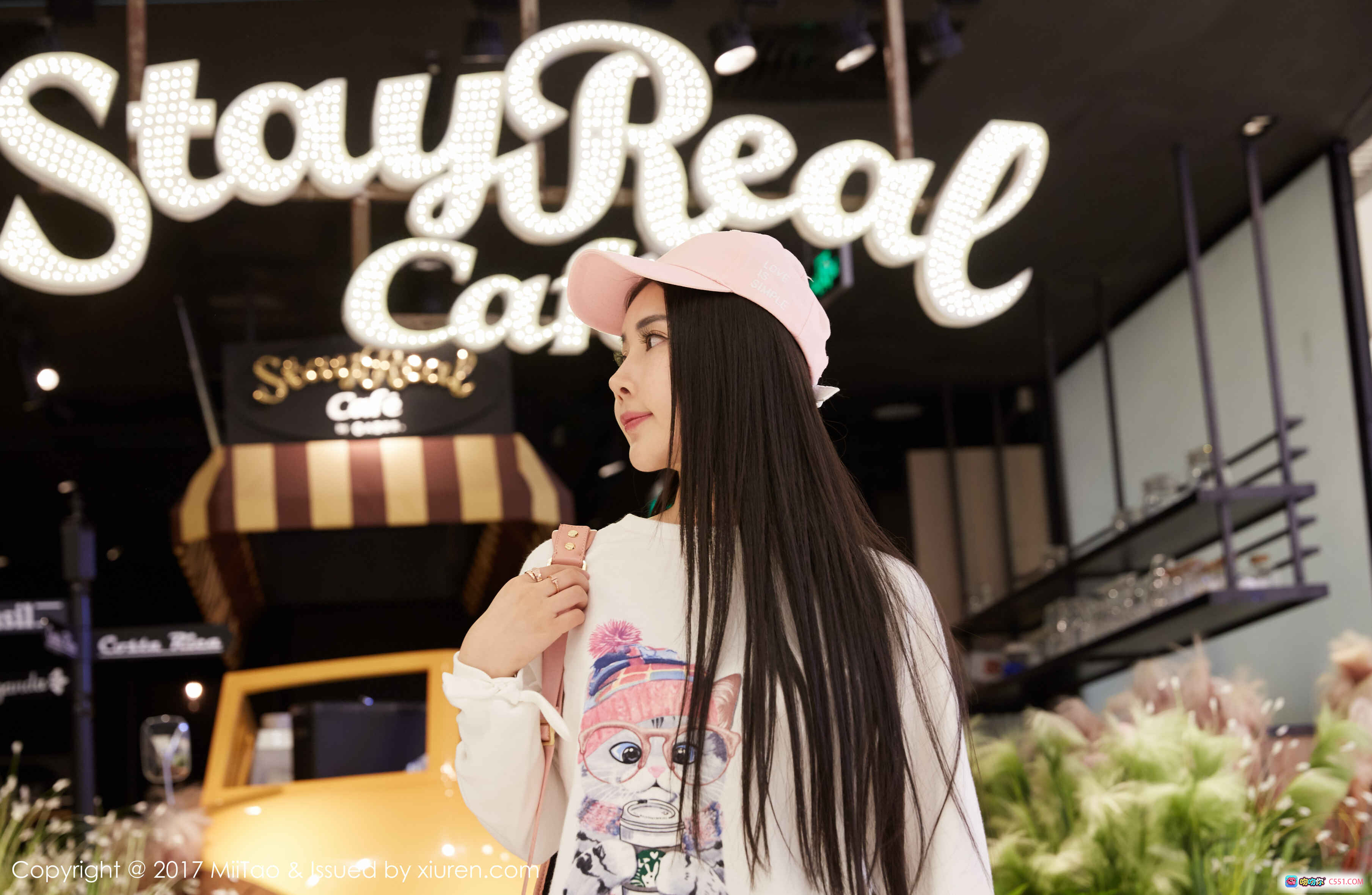 图片[10] - 萱萱Cecilia白衫牛仔裤阳台侧颜长发写真 | MiiTao蜜桃社2017 Vol.084高清美图 - 就要吻