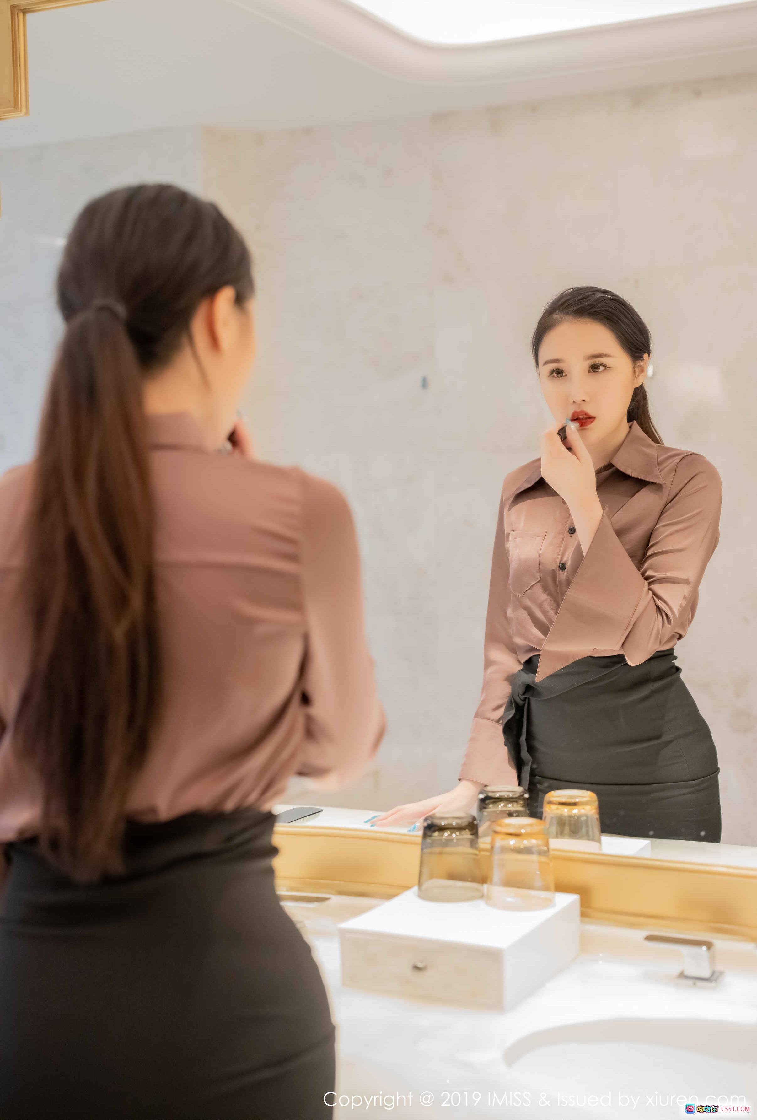 图片[7] - 张静雅miya蓝色旗袍女仆装写真 | IMiss爱蜜社2019 VOL.380 | 优雅盘发蕾丝边短裙白蝴蝶结窗边侧影 - 就要吻