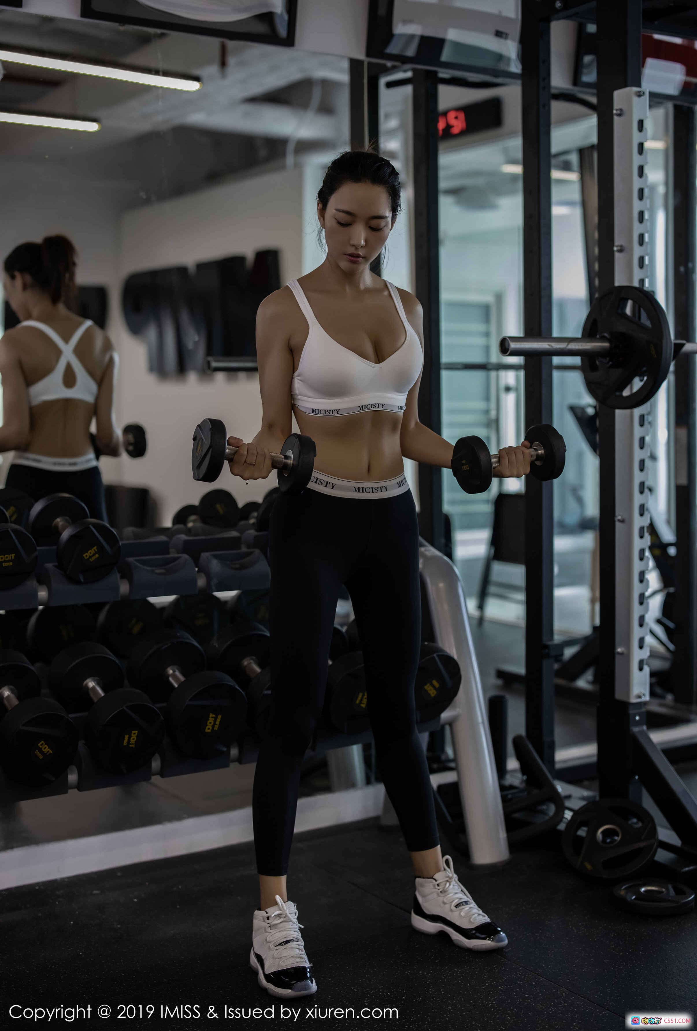 图片[10] - 健身美女嫣儿深蹲训练，NMP健身房专业塑形，紧身运动装展现完美曲线，高强度燃脂动作示范 - 就要吻