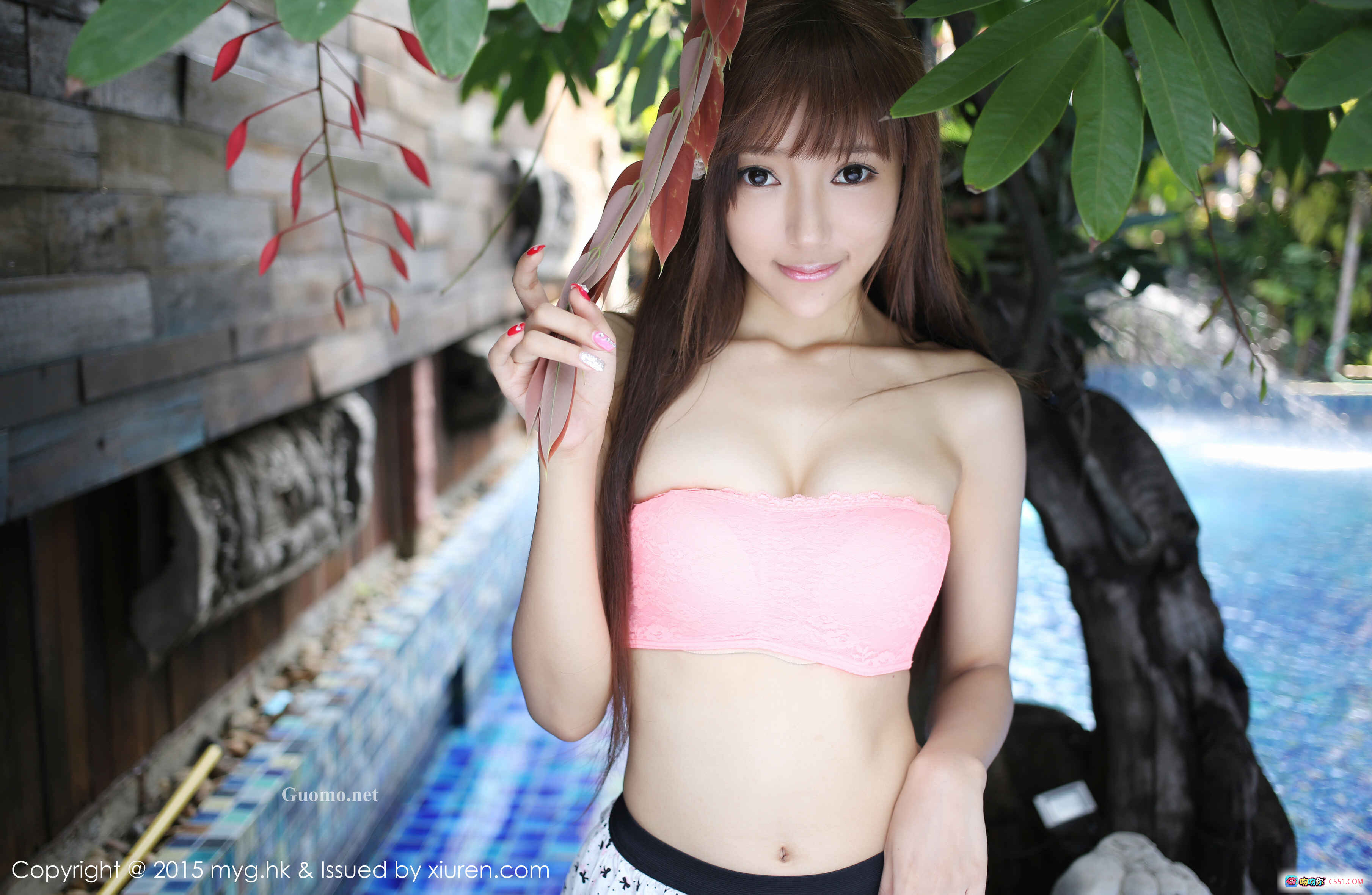 图片[8] - 王馨瑶yanni泳池边粉色抹胸短裙写真 | MyGirl美媛馆2015 Vol.098 甜美长发少女户外阳光大片 - 就要吻