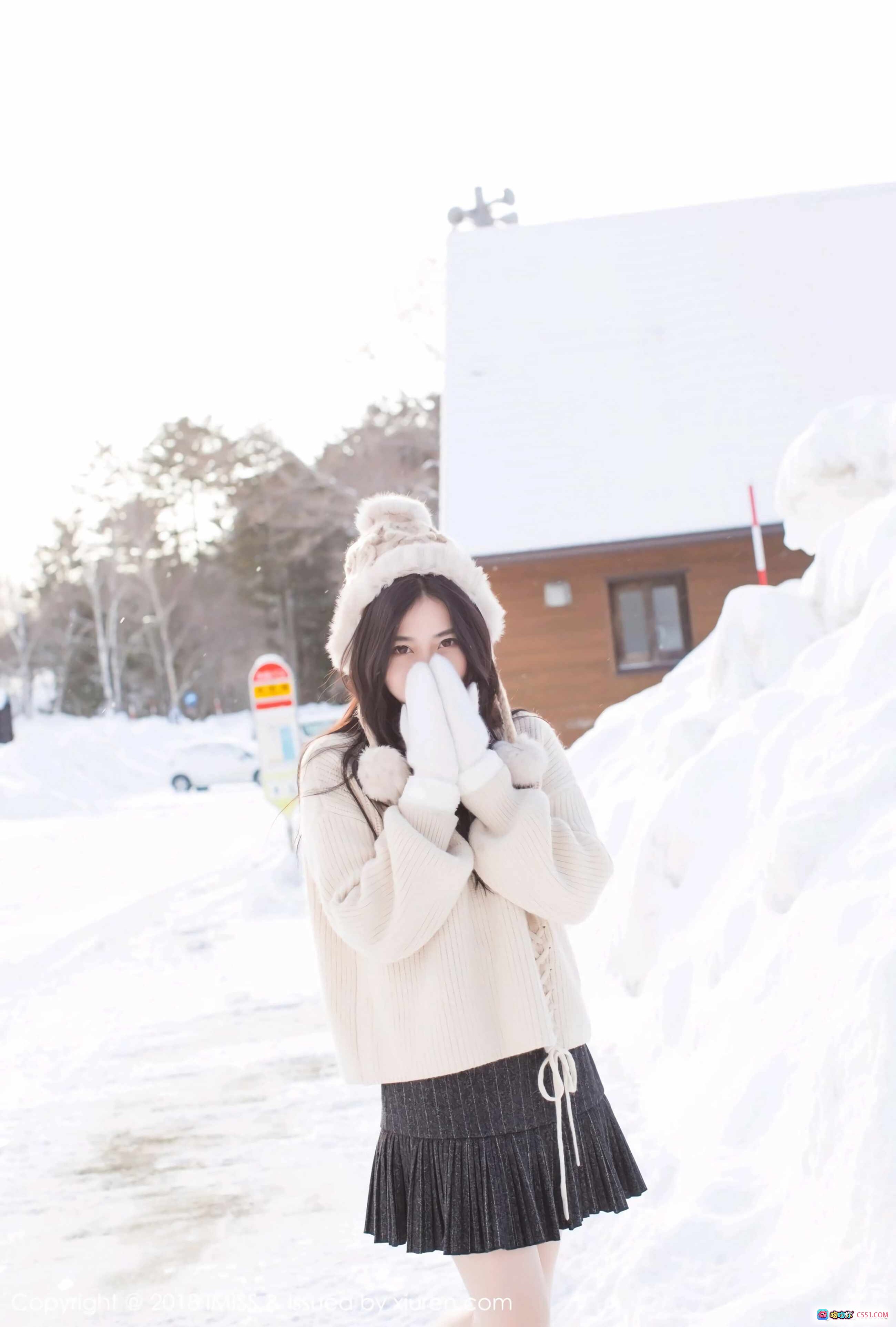 图片[4] - 许诺Sabrina粉色丝绒睡衣写真｜IMiss爱蜜社2018 VOL.272｜蕾丝边V领性感居家风 - 就要吻