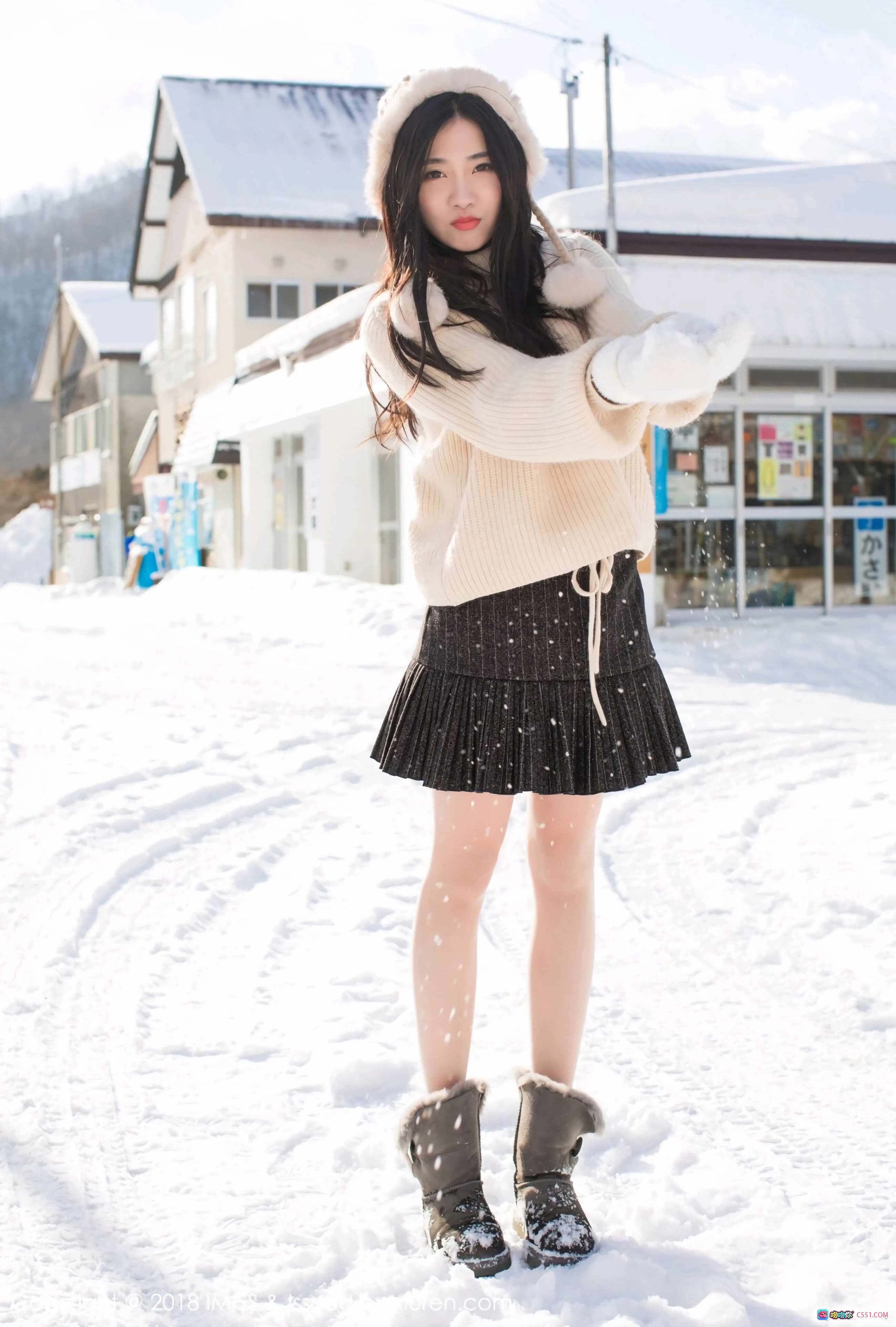 图片[2] - 许诺Sabrina粉色丝绒睡衣写真｜IMiss爱蜜社2018 VOL.272｜蕾丝边V领性感居家风 - 就要吻