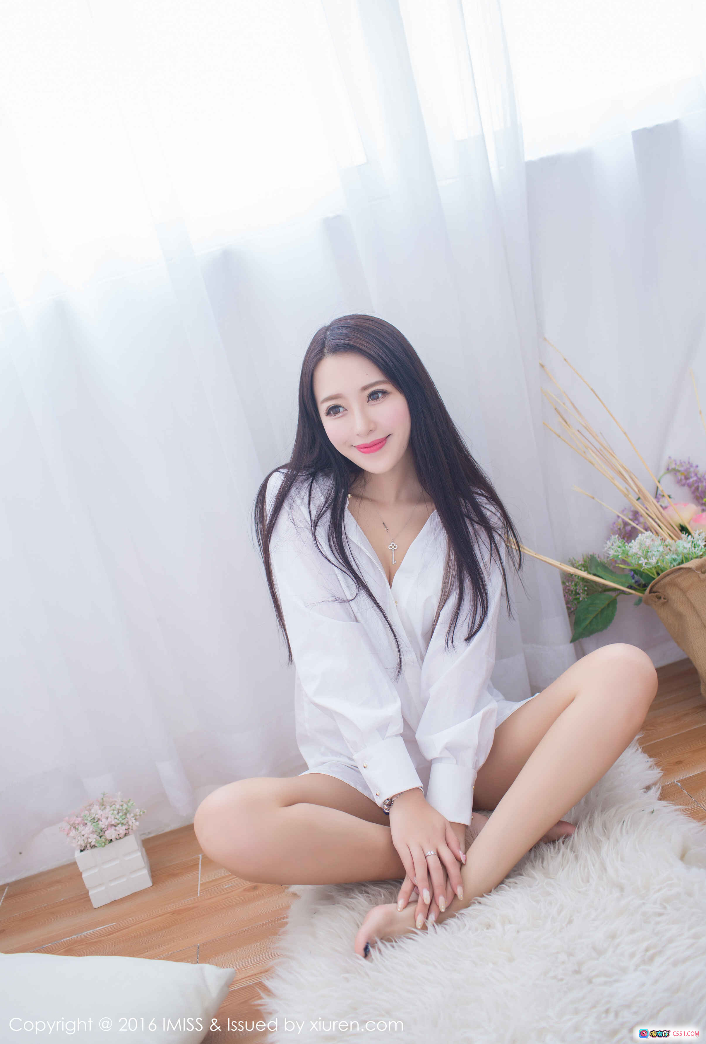 王曼妮白衬衫写真 清新甜美少女风 室内柔光私房照 IMiss爱蜜社2016 VOL.137 长发红唇居家美拍 - 就要吻