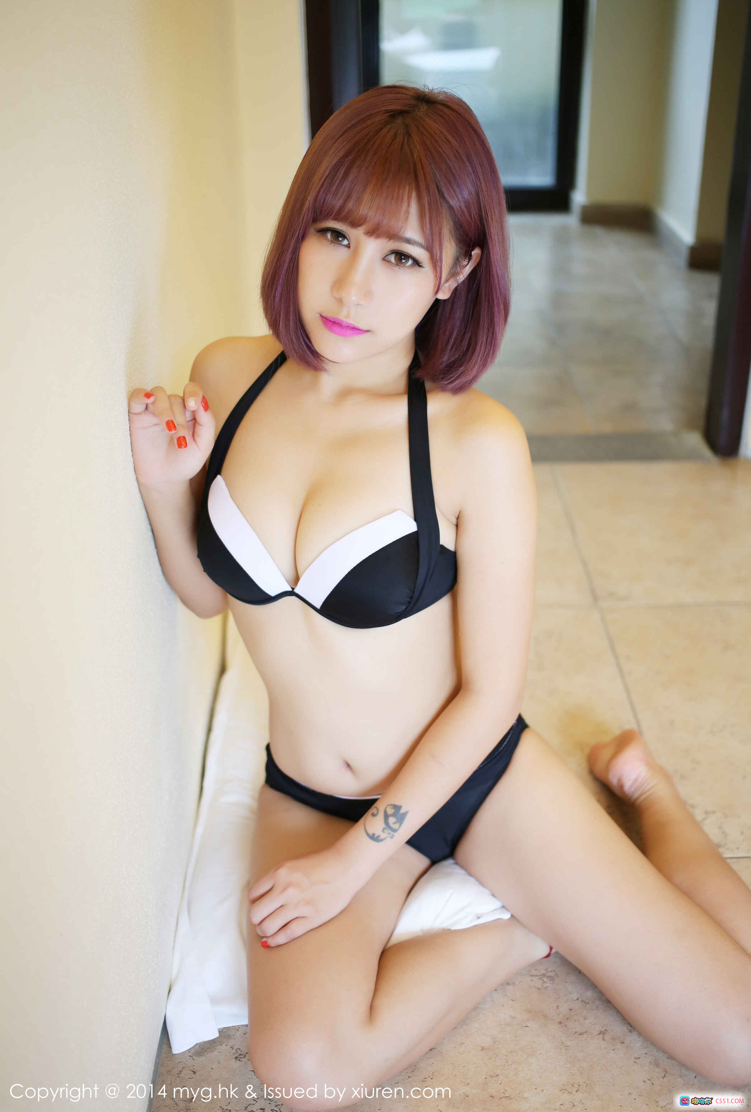 MyGirl美媛馆Fiona伊雨蔓2014性感写真 黑白比基尼紫发少女室内私房照 43P高清图集 - 就要吻