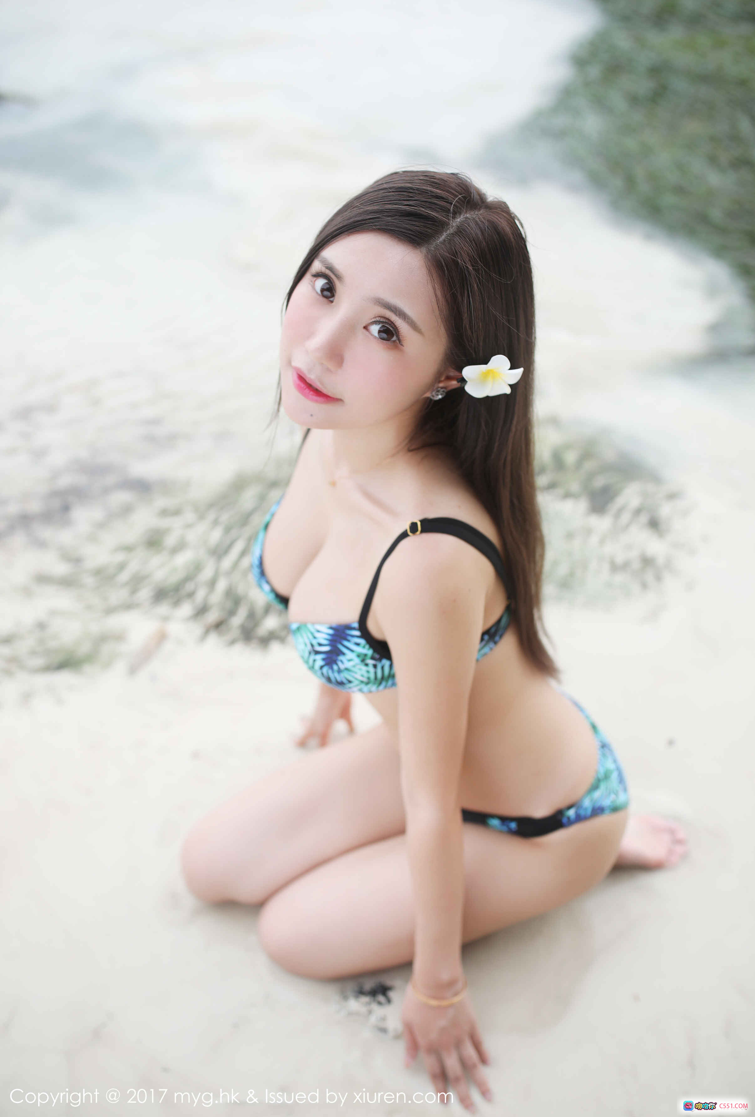 图片[5] - 绮里ula海滩比基尼写真 | 热带叶纹泳装 | 白花发饰 | 岩石海岸风情 | MyGirl美媛馆2017 Vol.266 - 就要吻