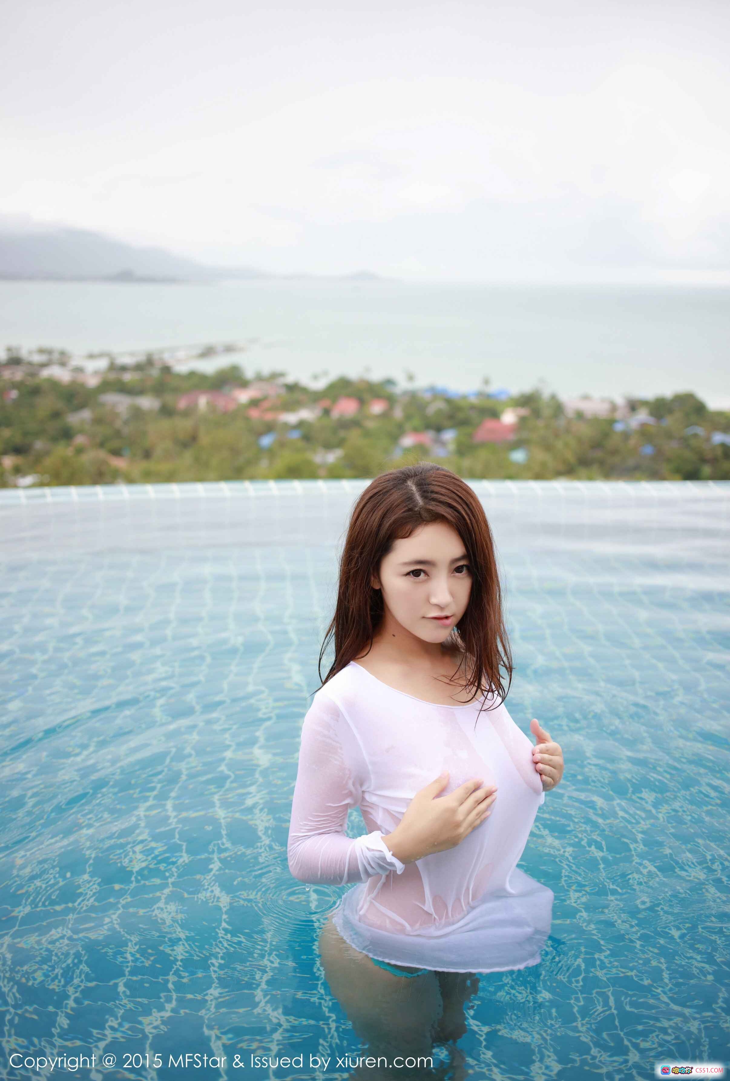 图片[9] - 夏茉GIGI泳池边背影写真 | MFStar模范学院2015 Vol.039 | 无边泳池海景风光 | 美女比基尼度假风情 - 就要吻