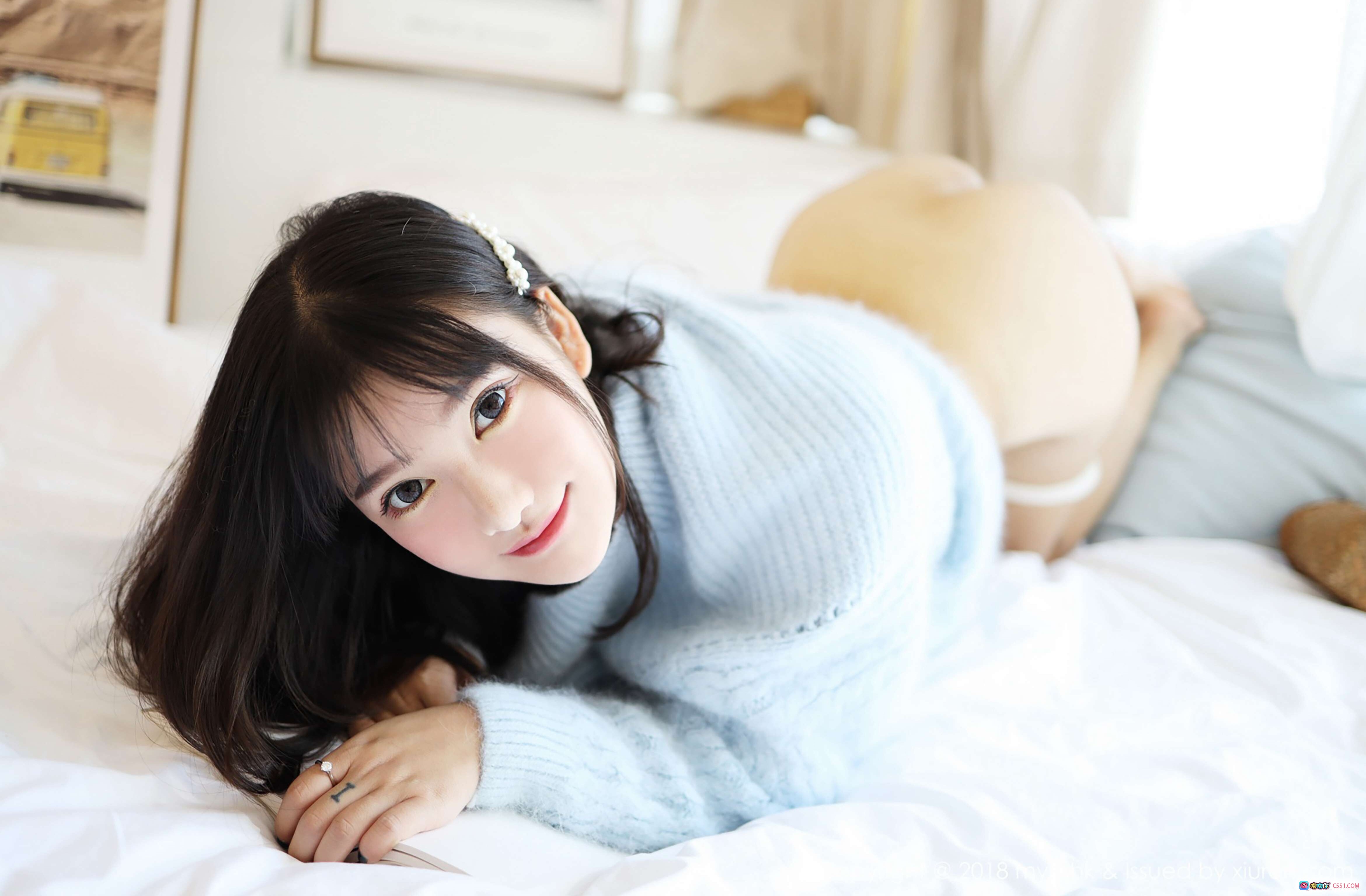 图片[8] - 小尤奈甜美写真 | 浅蓝毛衣少女床上趴姿 | MyGirl美媛馆Vol.338高清图集 - 就要吻