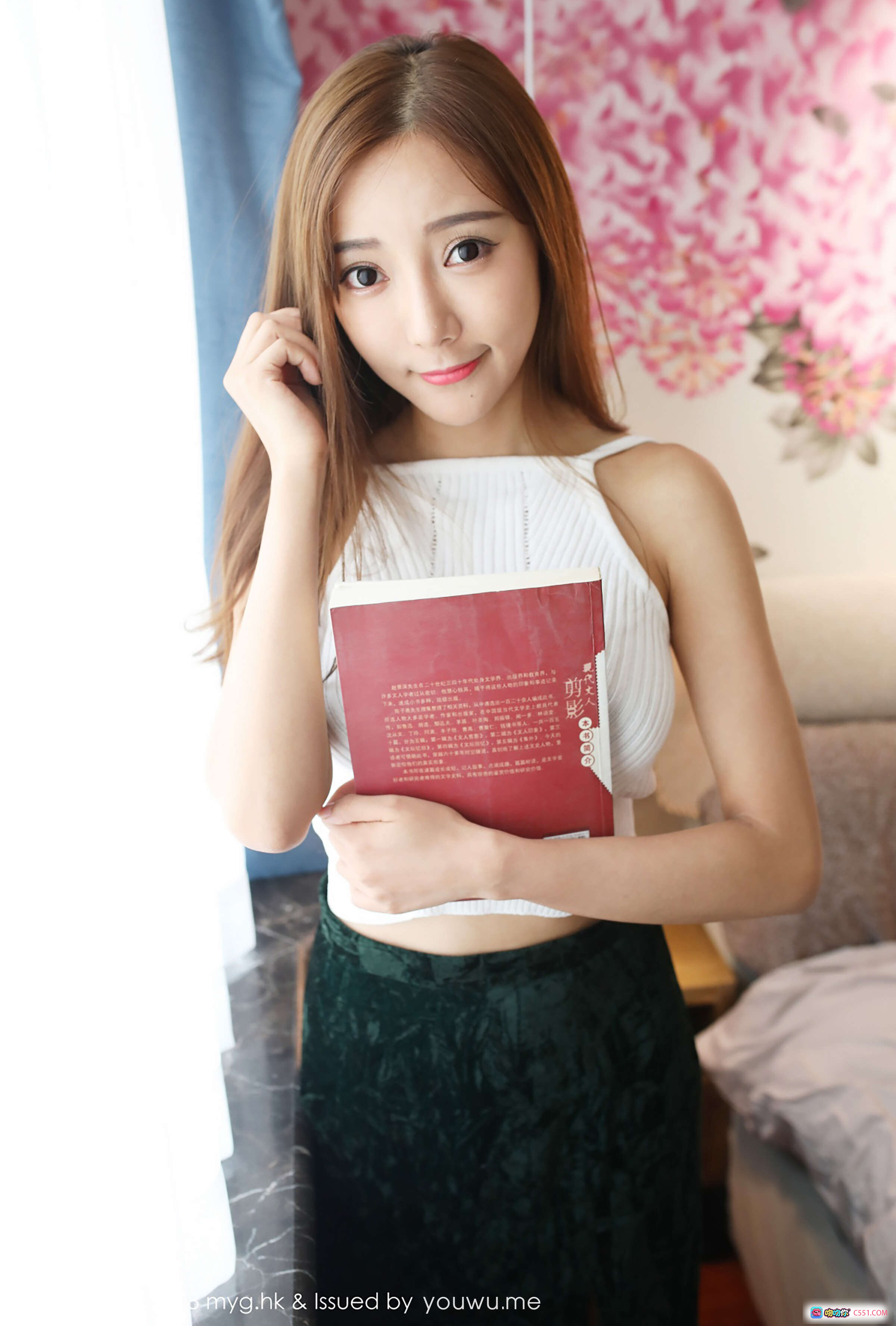 图片[7] - 王馨瑶yanni清新写真 | 白色吊带上衣搭配黑色蕾丝裙 | MyGirl美媛馆Vol.312优雅私房照 - 就要吻