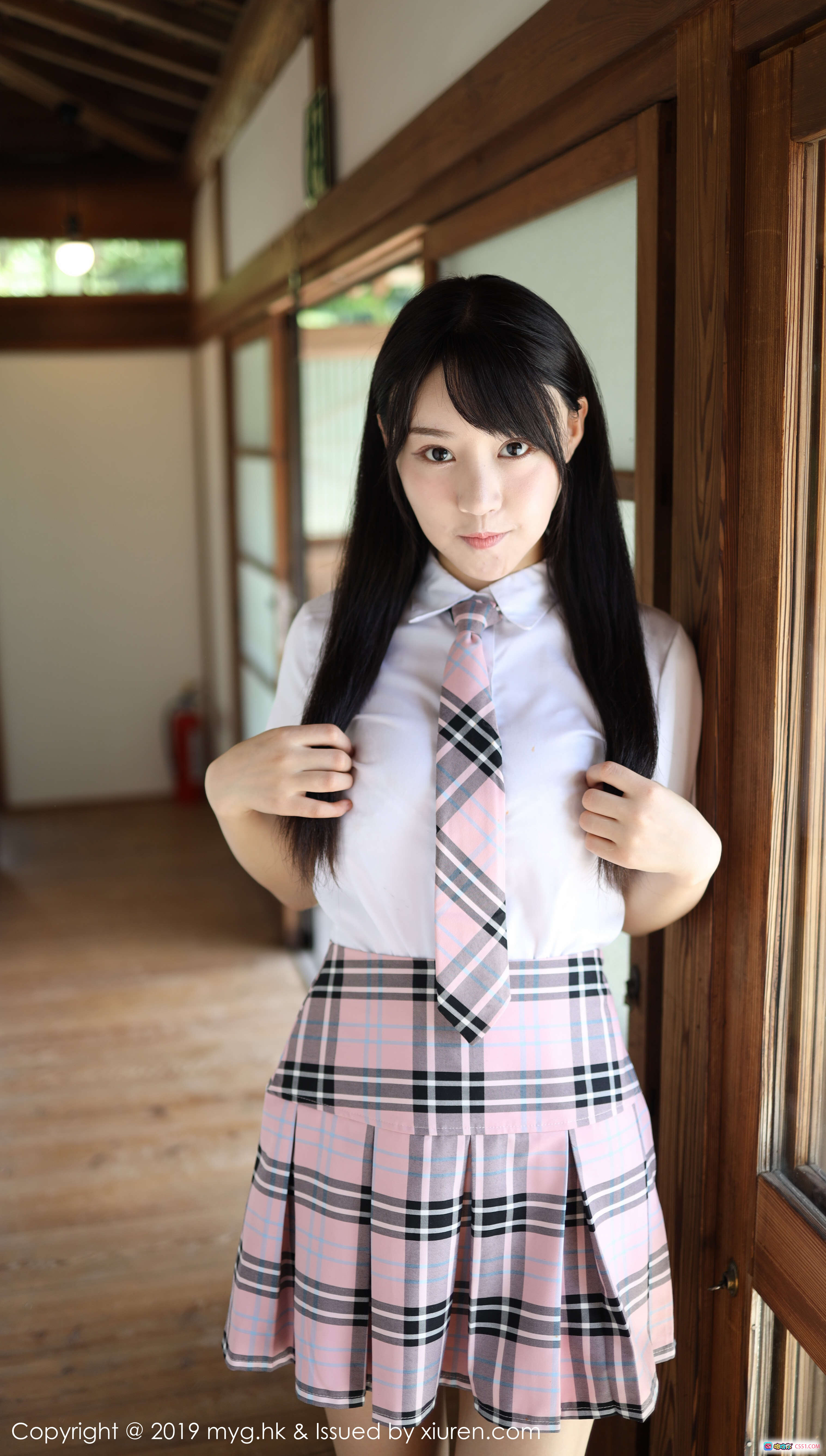 图片[5] - 朱可儿美足特写搭配Wii U手柄游戏场景，清新自然木质地板背景，细腻皮肤与科技感完美融合 - 就要吻