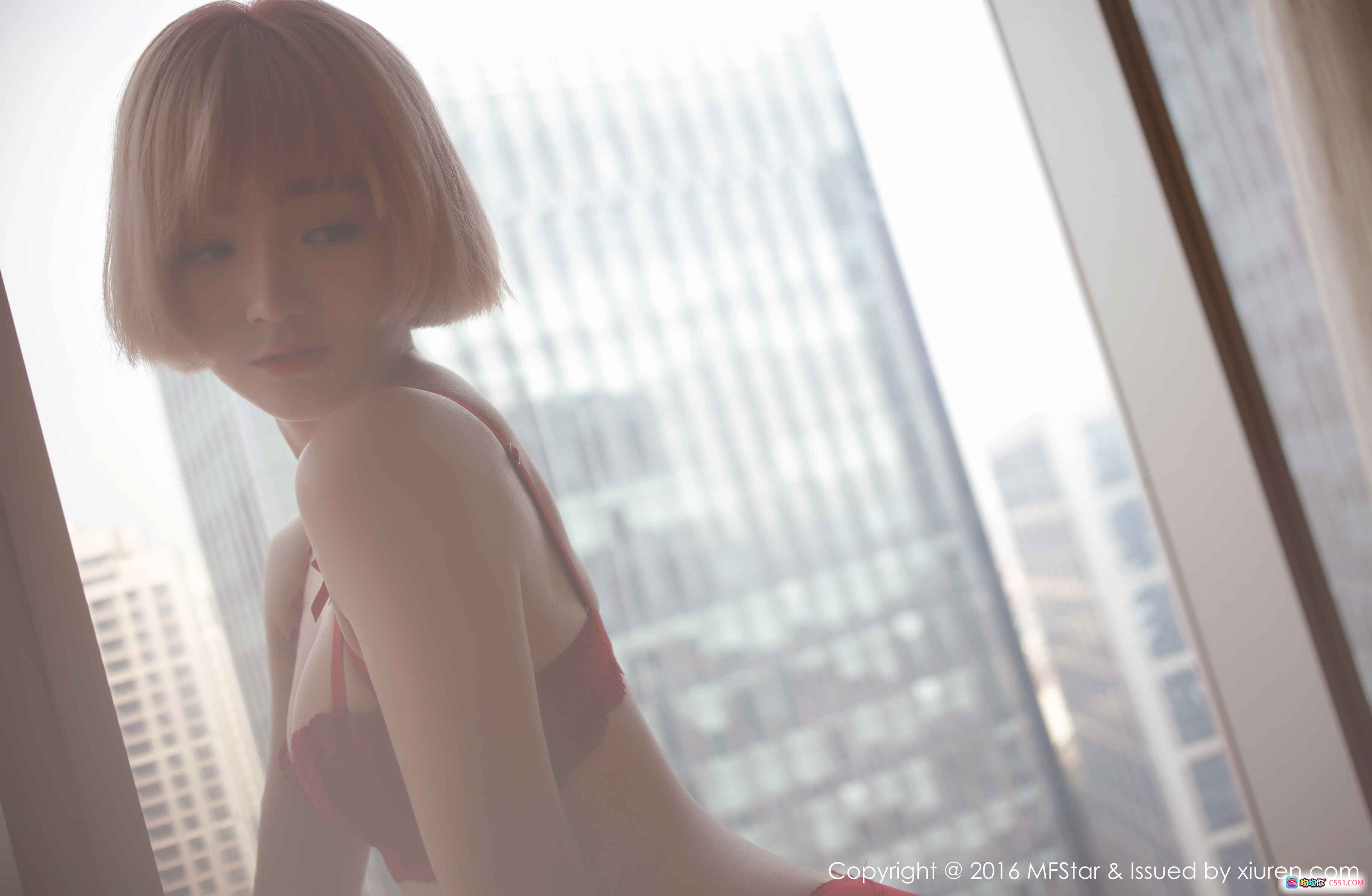 图片[5] - MFStar模范学院悦爷妖精写真 2016.12.12 Vol.082 红色内衣短发少女窗边私房美拍 - 就要吻