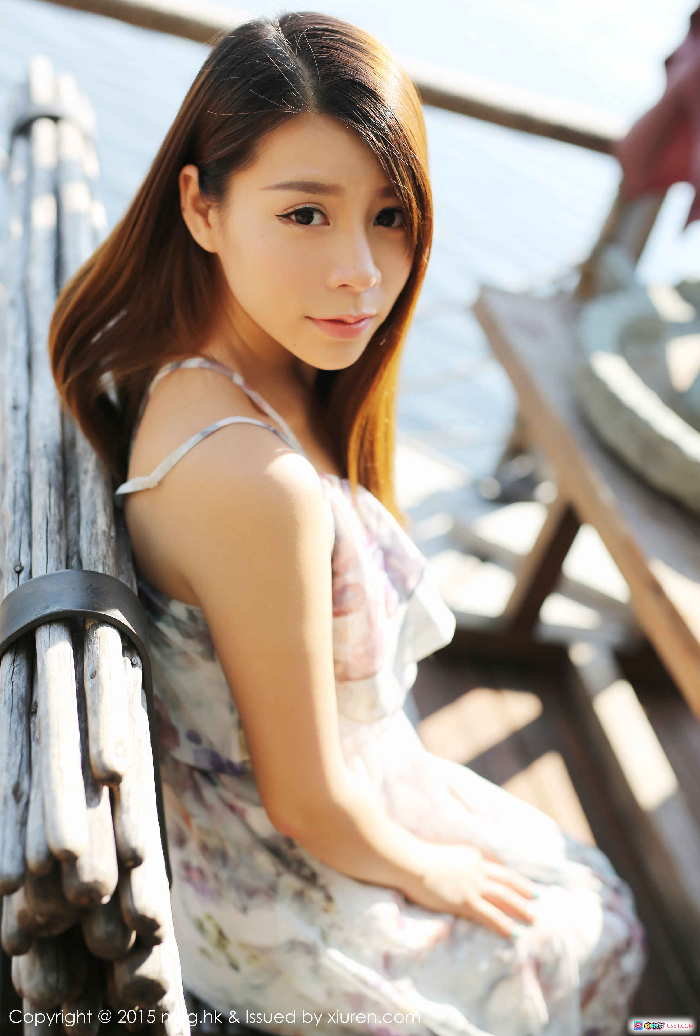 图片[1] - MyGirl美媛馆2015.03.23 Vol.106 vetiver嘉宝贝儿清新写真 木质甲板花裙少女阳光侧颜温柔气质摄影图集 - 就要吻