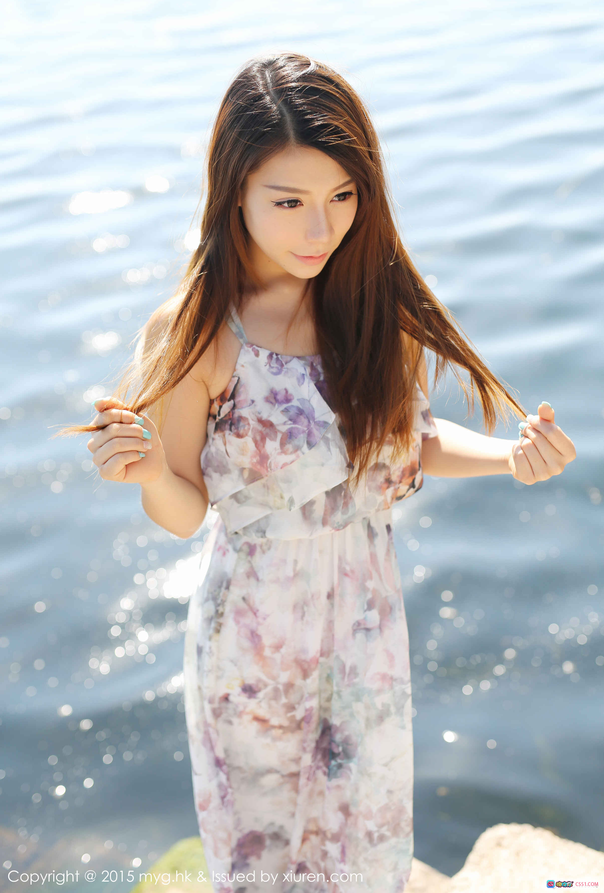 图片[9] - MyGirl美媛馆2015.03.23 Vol.106 vetiver嘉宝贝儿清新写真 木质甲板花裙少女阳光侧颜温柔气质摄影图集 - 就要吻