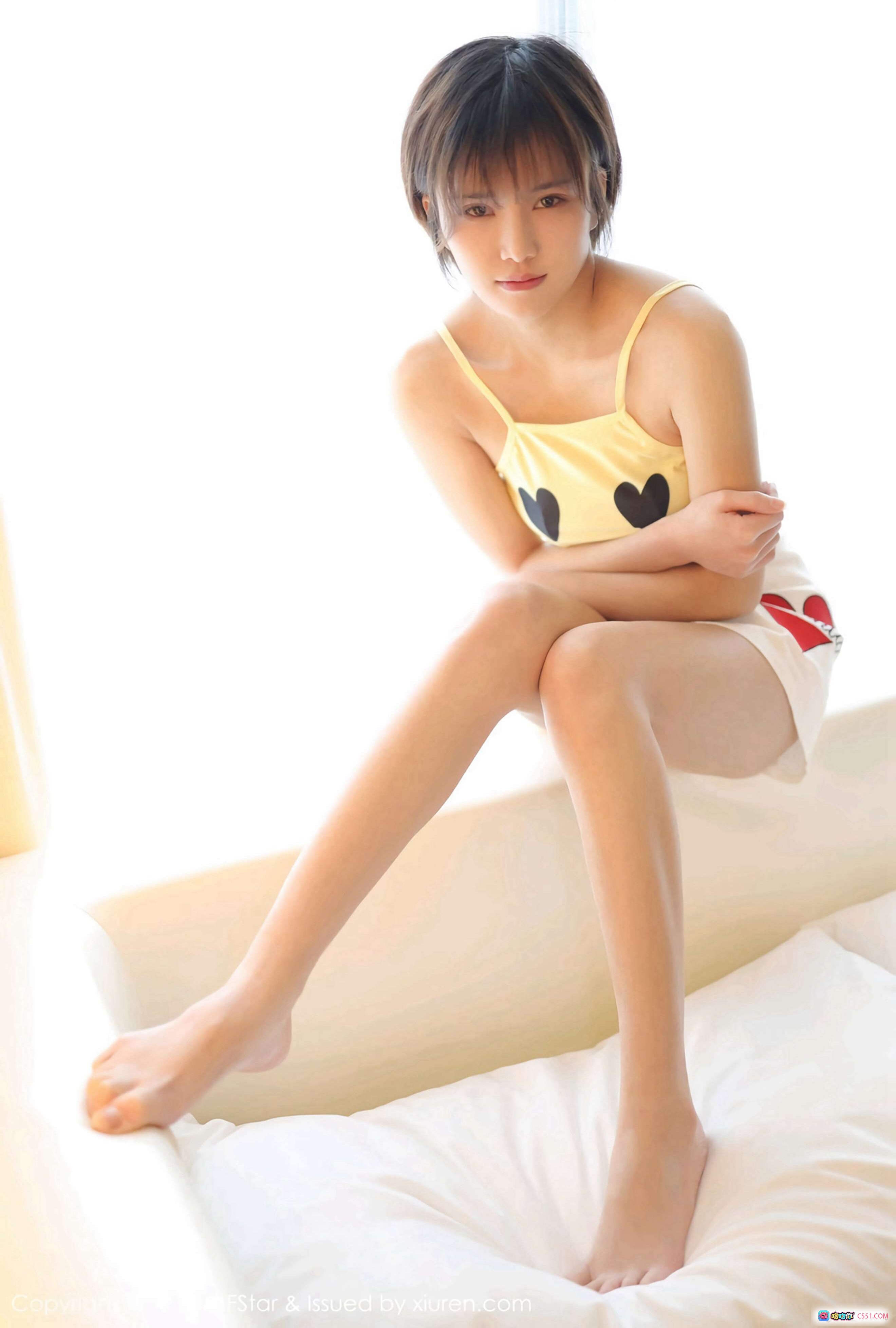 图片[6] - 小姿2002 MFStar模范学院Vol.178 黄色爱心笑脸吊带 白色短裙 床上写真 清新少女风 2019年3月4日发布 - 就要吻