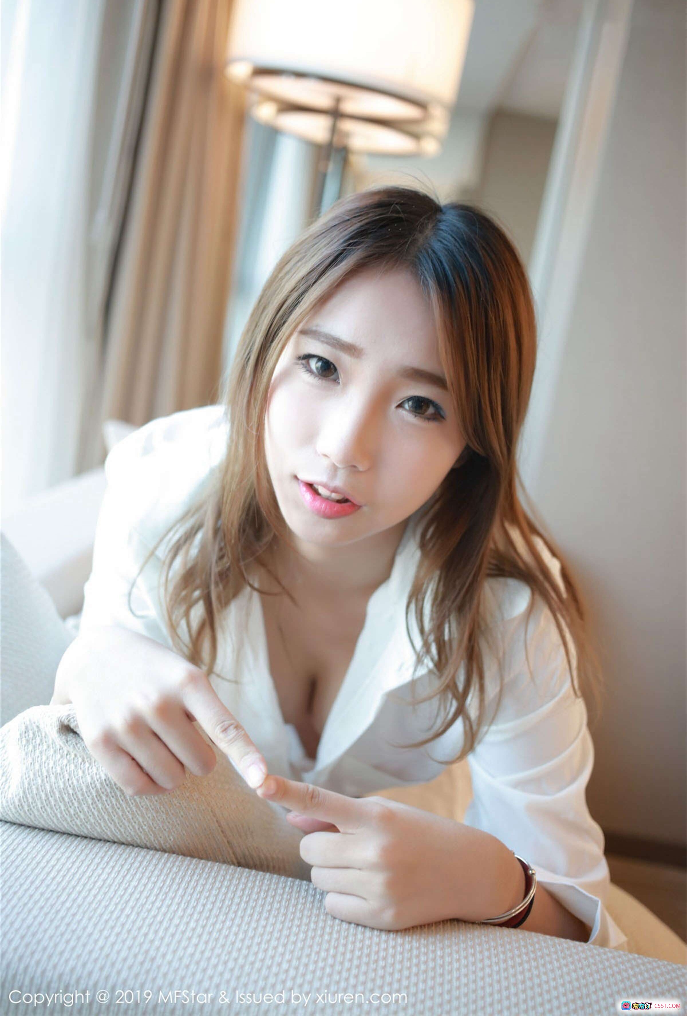 图片[6] - MFStar模范学院宝儿fox性感写真 – 白衬衫红内衣美腿私房照 2019 Vol.198 - 就要吻