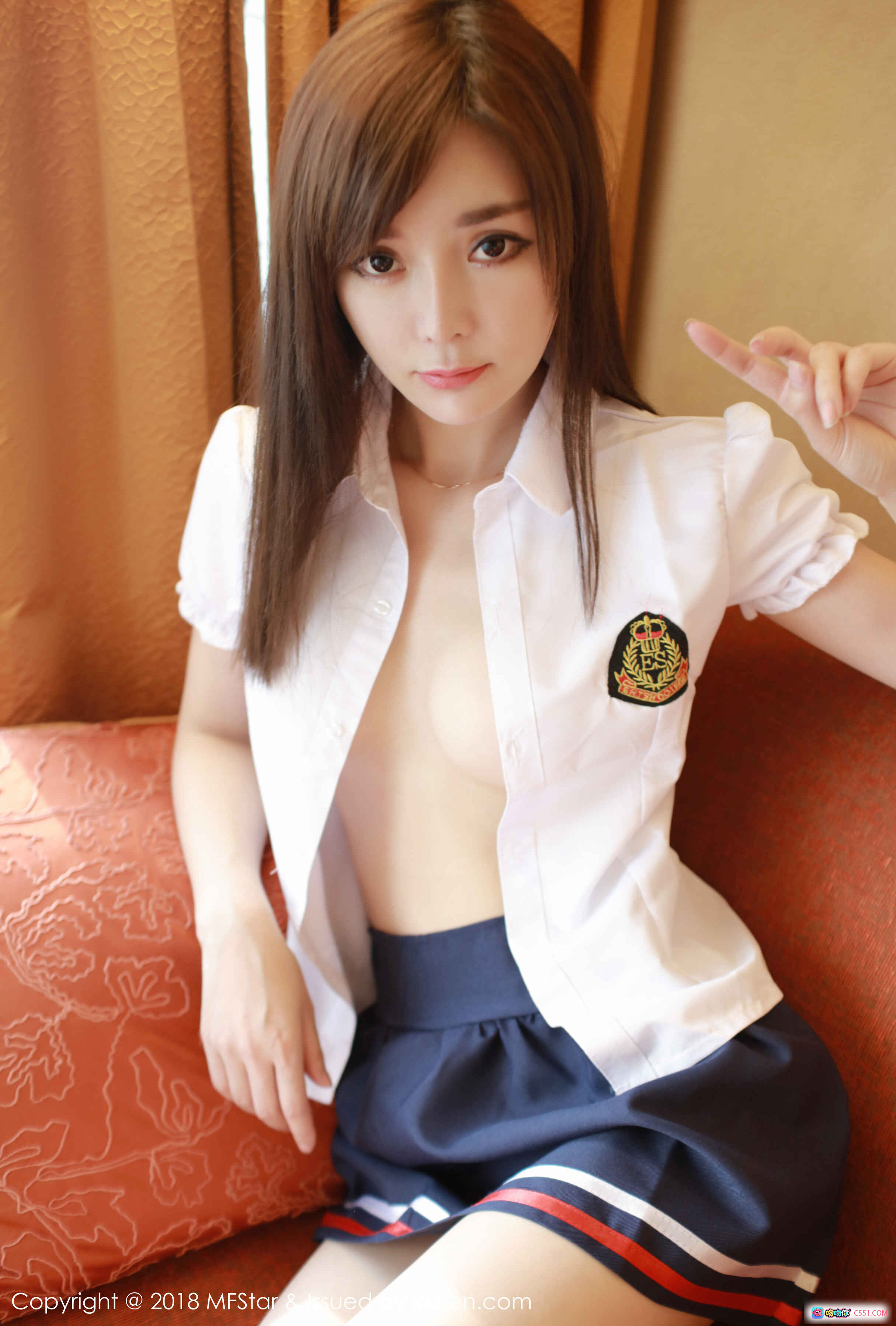 图片[6] - 韩子萱MFStar模范学院2018.09.11 Vol.146 白衬衫深蓝短裙性感写真 36张高清图集 - 就要吻