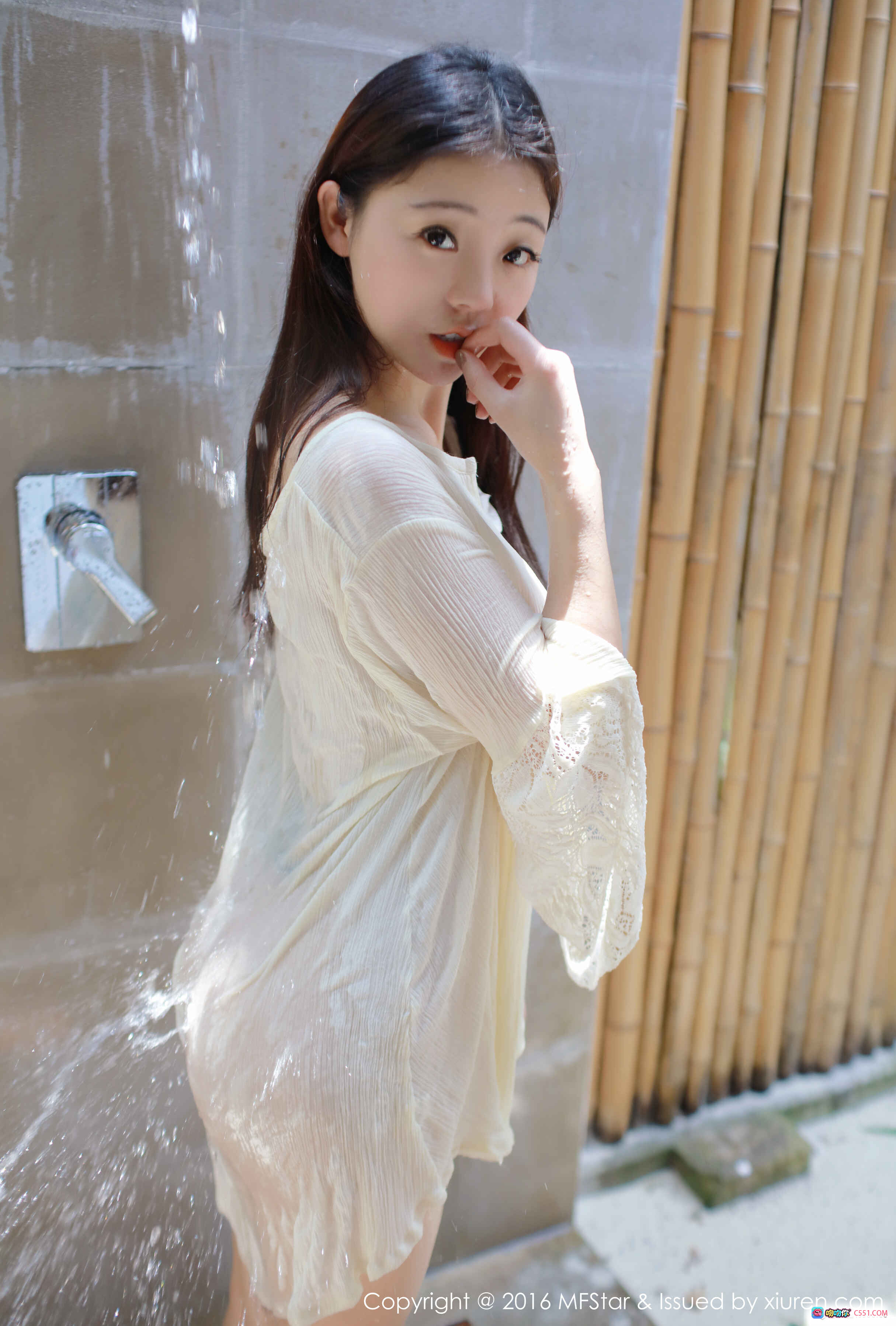 图片[4] - MFStar模范学院佘贝拉bella白色蕾丝长袖写真 2016年9月30日Vol.072 清新自然户外竹篱背景 53张高清美图 - 就要吻