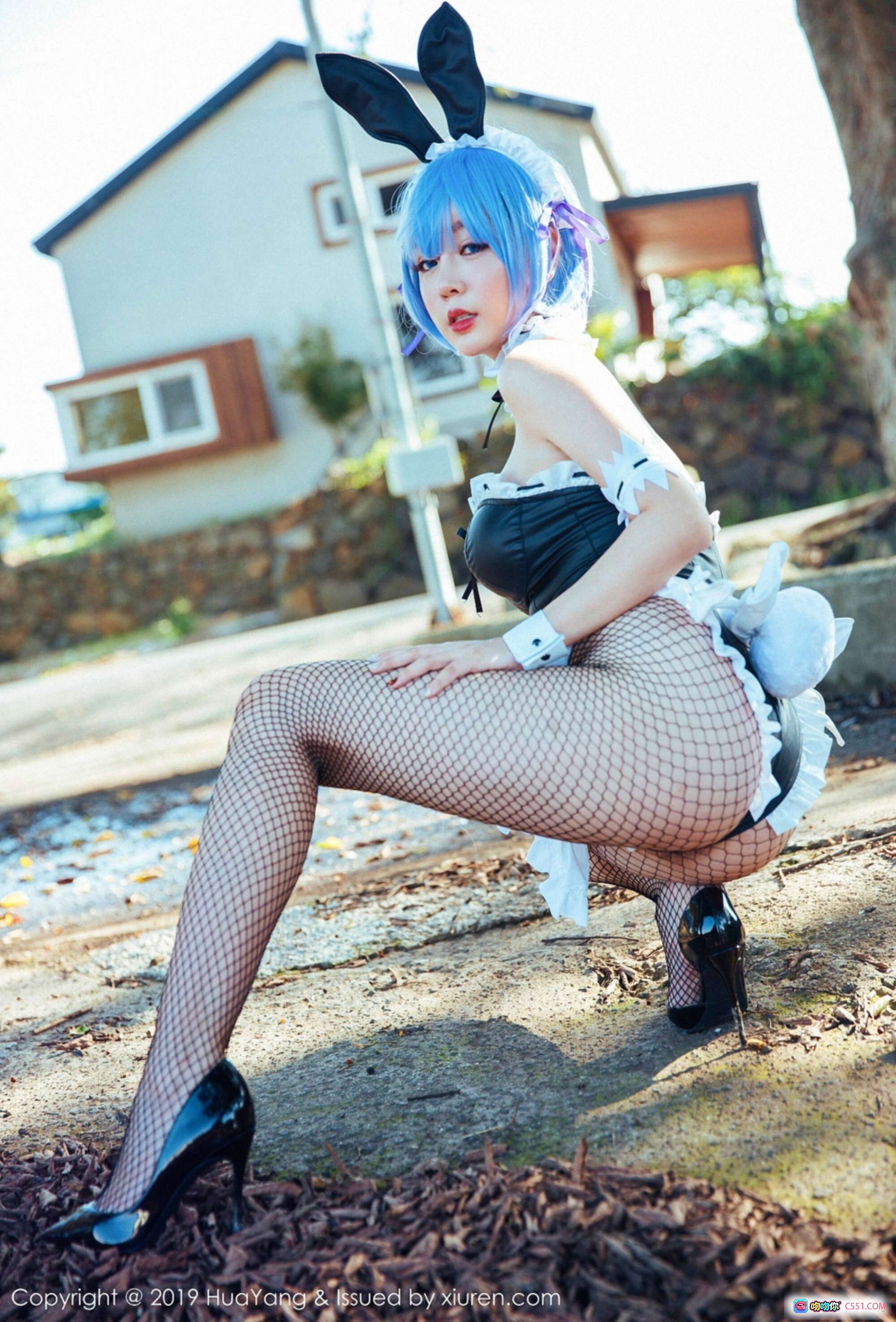 图片[7] - 王雨纯蓝发兔女郎cosplay写真 | 黑丝渔网袜高跟鞋户外拍摄 | HuaYang花漾2019Vol.115 - 就要吻