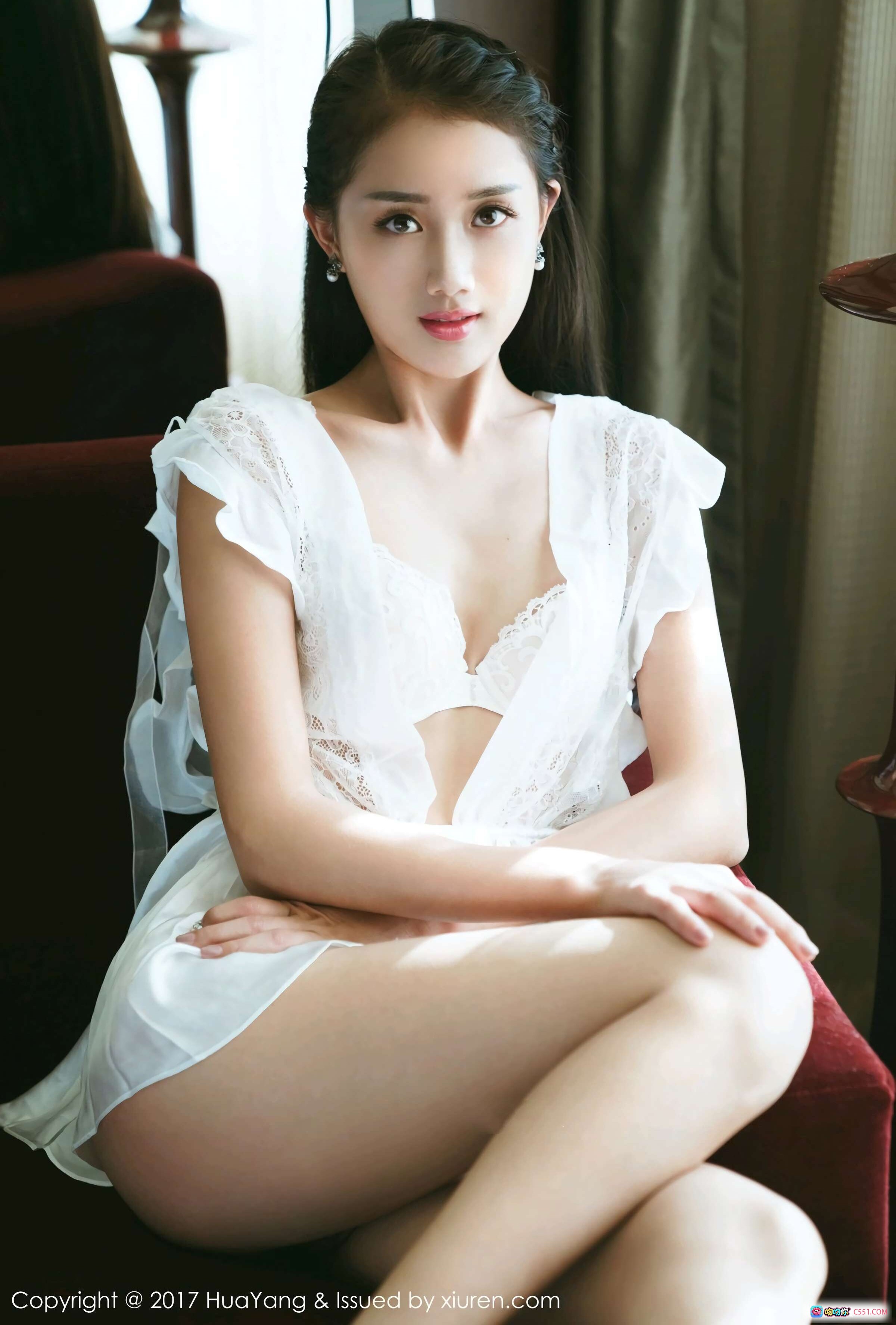 图片[7] - 晴儿Anne白色蕾丝内衣写真 | HuaYang花漾2017 Vol.009 | 红色沙发美腿私房照 - 就要吻
