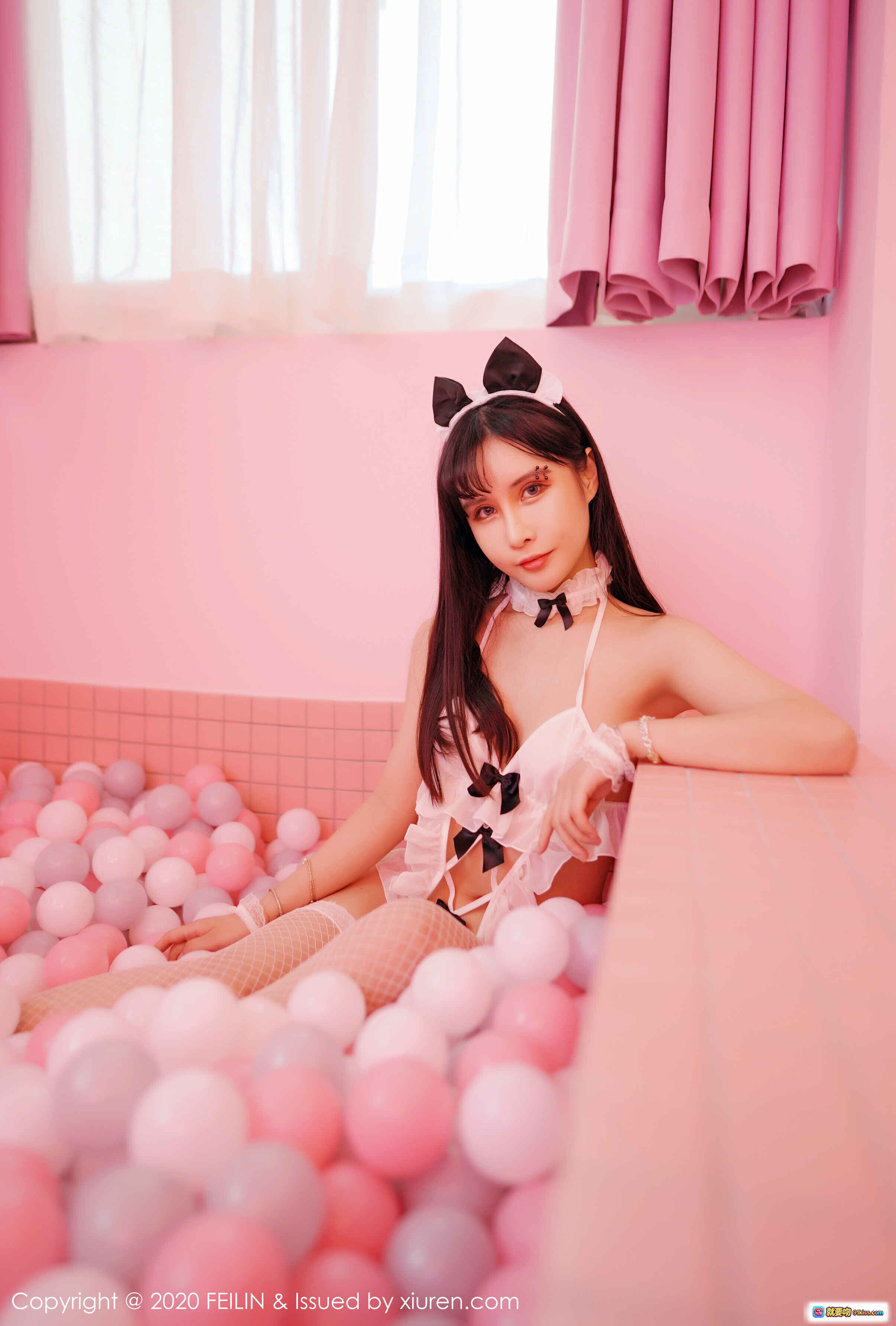 图片[3] - FEILIN 2020.03.13 Vol.229 模特私房写真 黑色内裤 美女卧室性感摆拍 高清摄影图集 - 就要吻