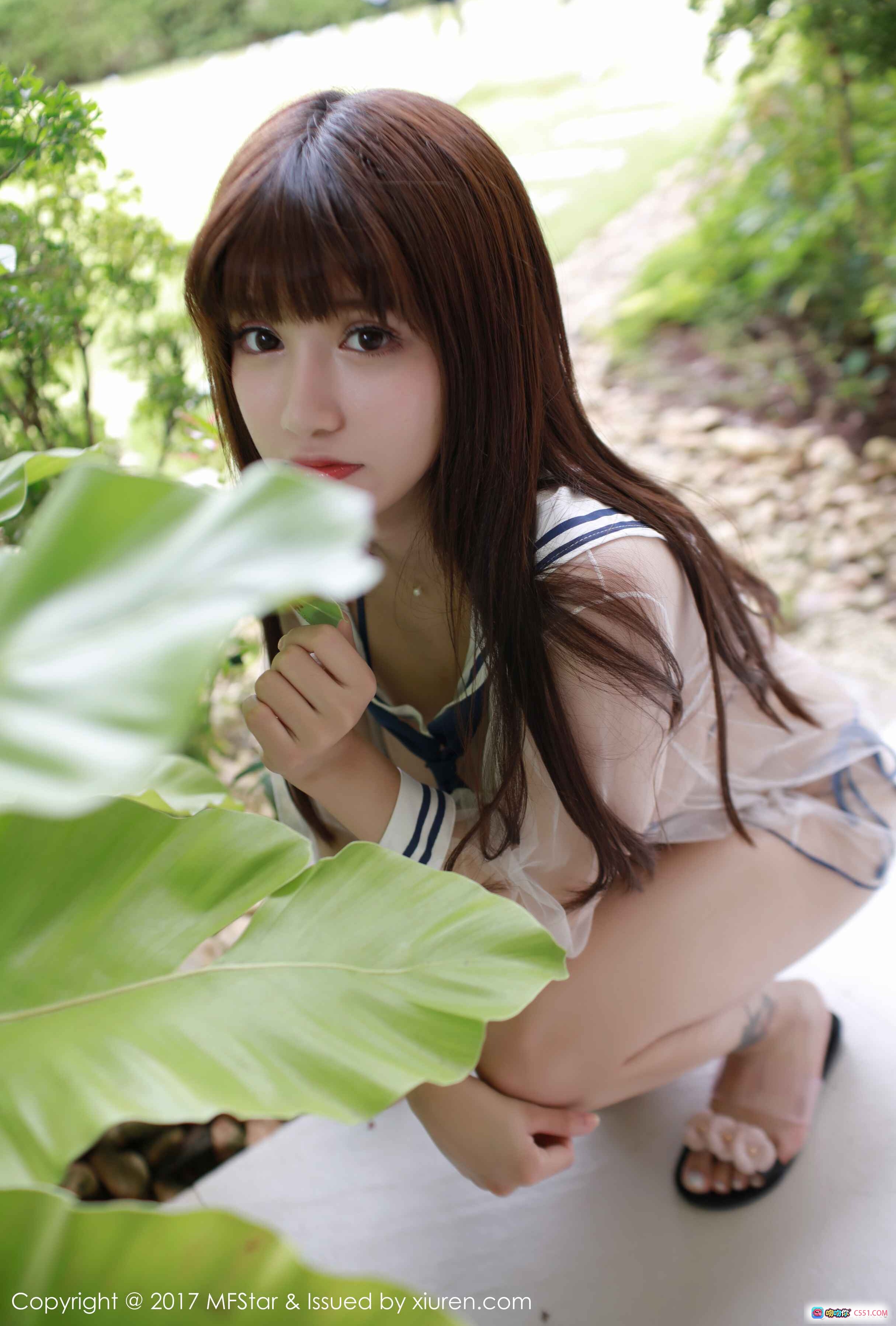 图片[5] - MFStar模范学院Vivian傲娇萌萌蕾丝内衣写真 2017.08.30 Vol.105 黑蓝花纹吊带胸衣性感私房照 - 就要吻