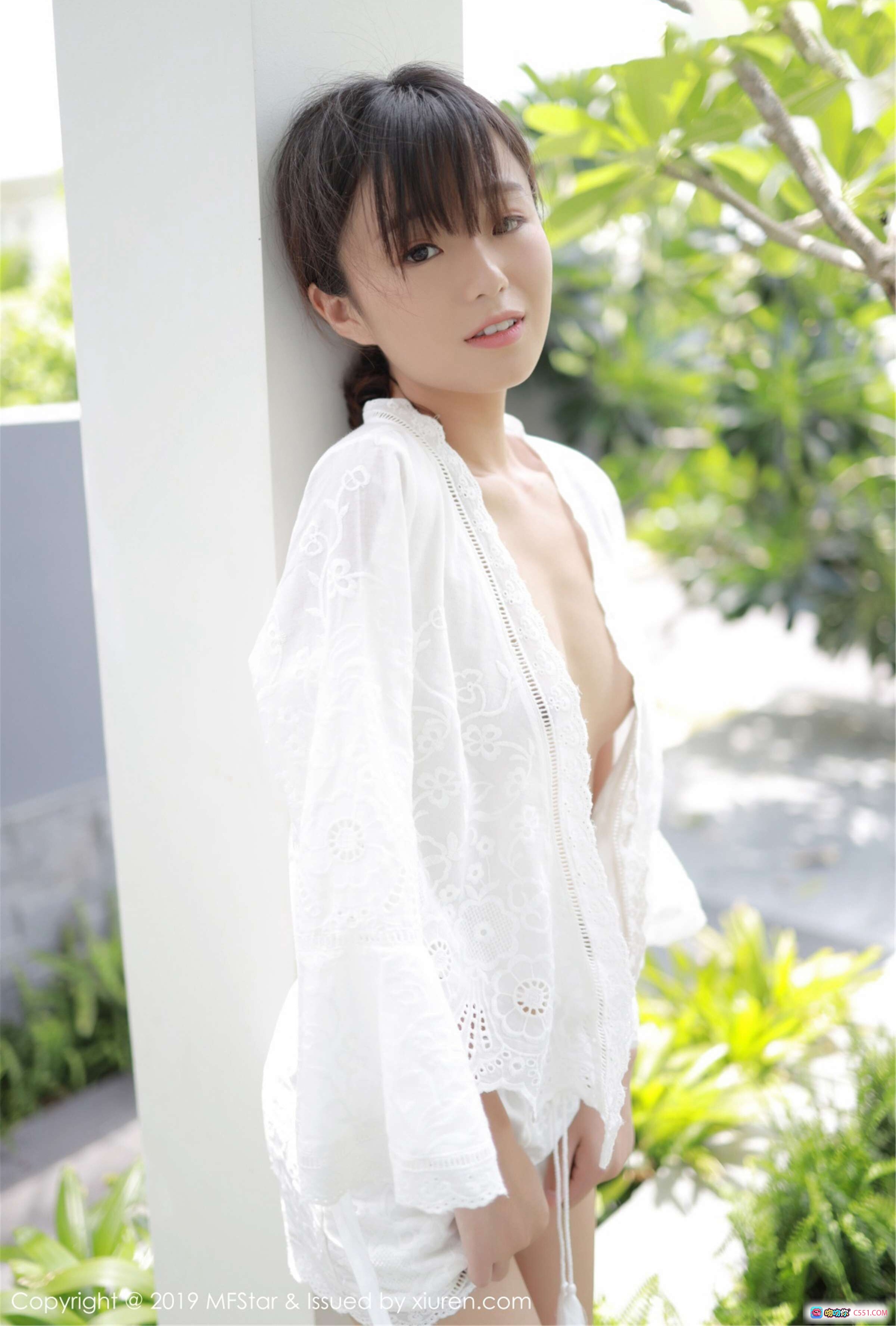 图片[10] - 仓井优香白色蕾丝镂空睡衣写真 MFStar模范学院2019 Vol.192 户外绿植背景清新性感私房照 - 就要吻