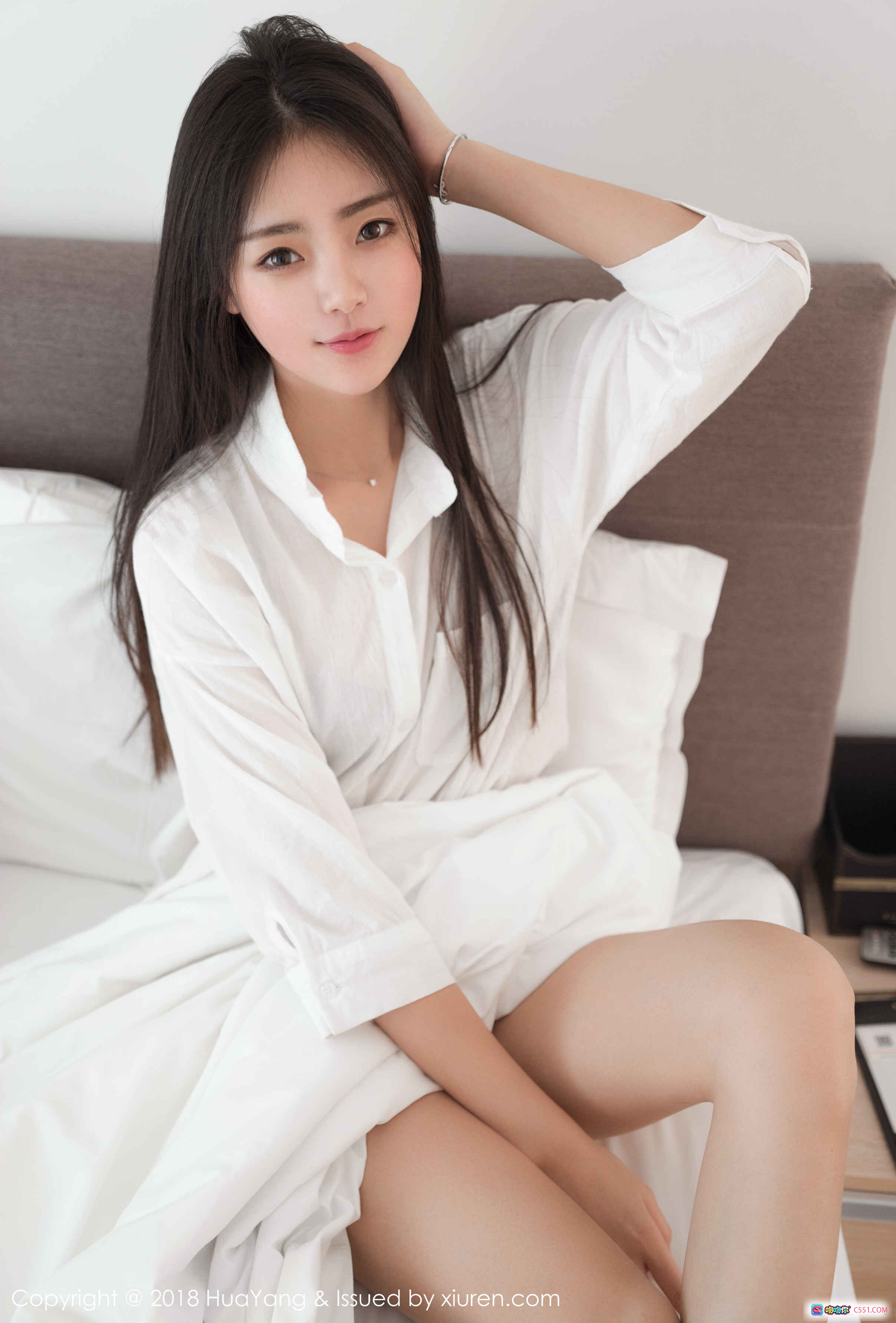 图片[10] - HuaYang花漾2018.01.23 Vol.027 可樂Vicky 白衬衫床照 清新自然 长发美女 室内写真 30P73MB - 就要吻