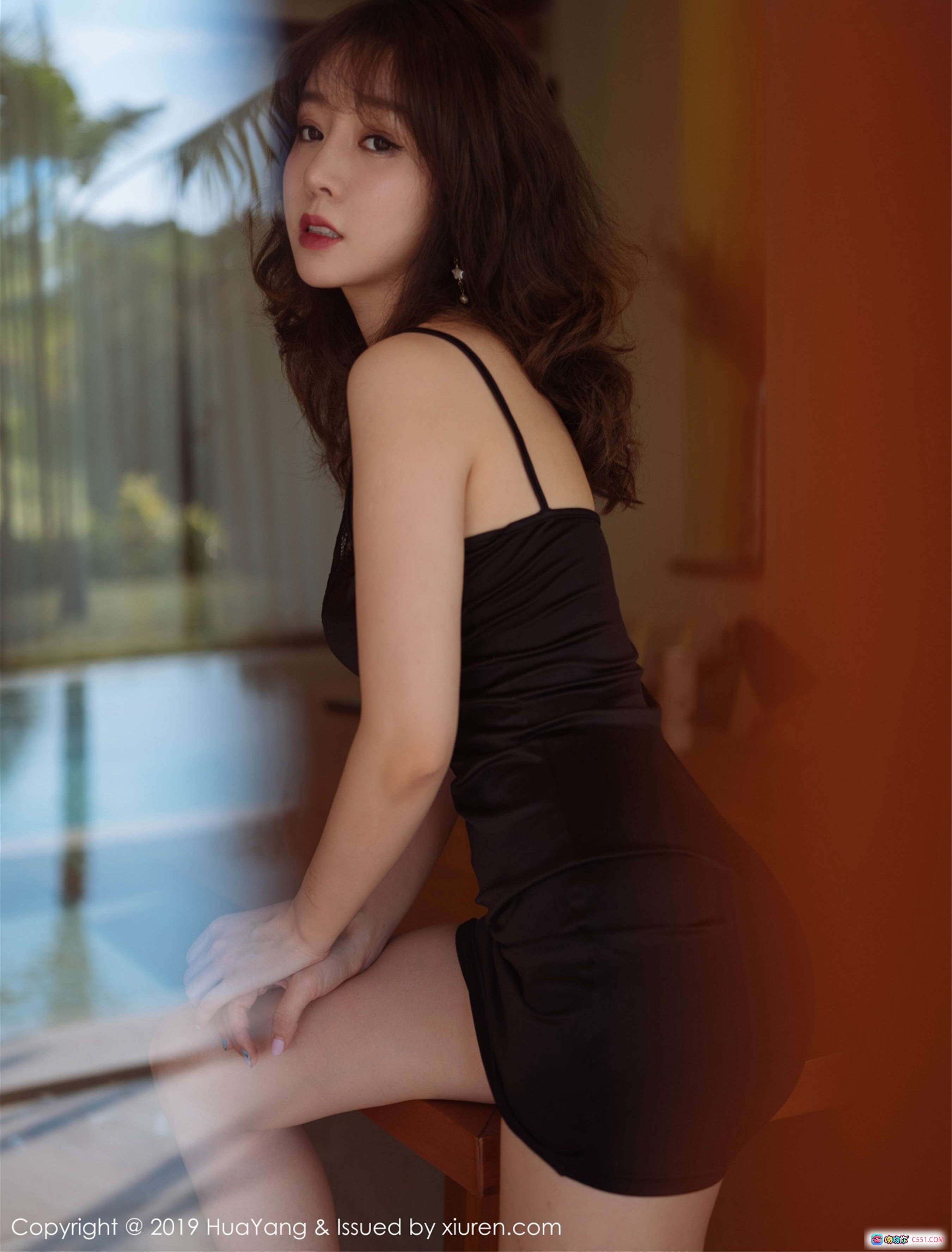 图片[5] - 王雨纯黑丝美腿高跟性感写真 | HuaYang花漾2019 Vol.143优雅室内私房照 - 就要吻