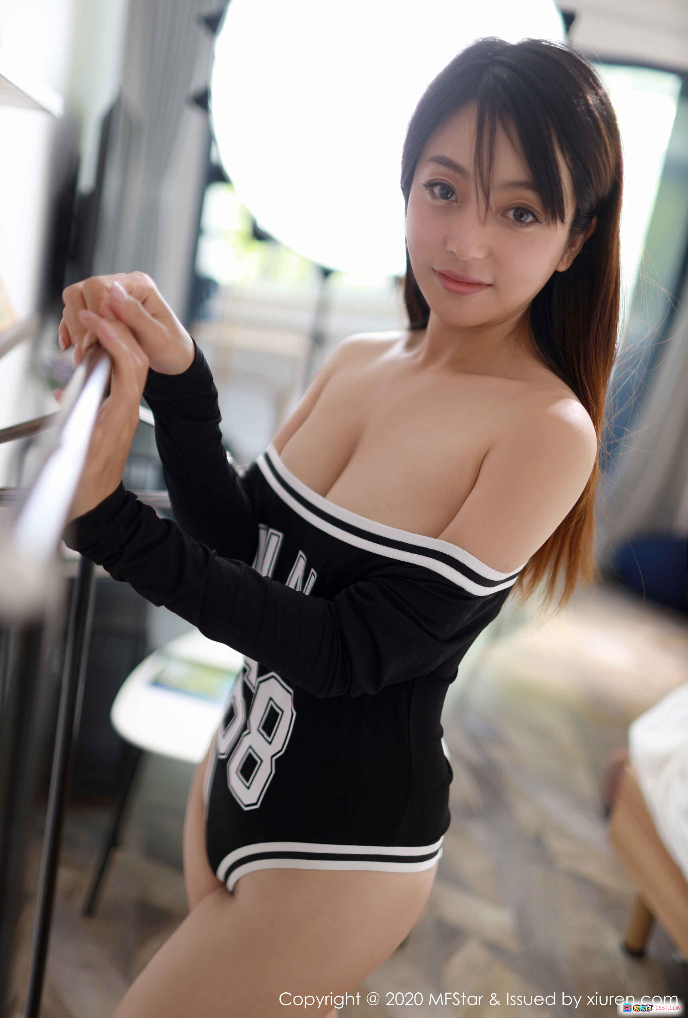 图片[10] - 郭忆然MFStar模范学院2020.02.19 Vol.270黑白色运动风泳衣写真高清美图42P - 就要吻