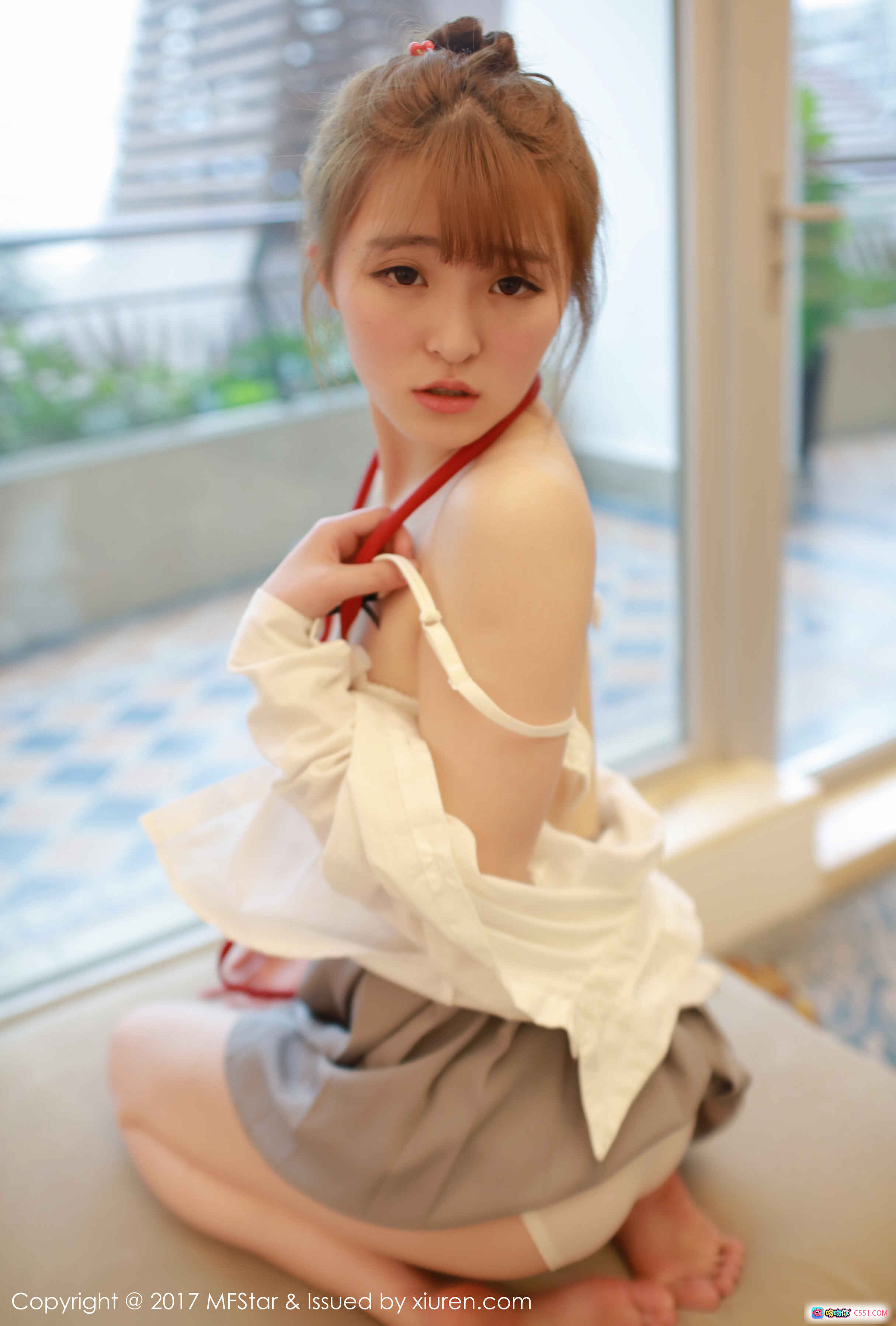 图片[2] - MFStar模范学院伊小七MoMo美腿写真 2017年6月14日Vol.098 精致少女坐姿私房照 47张高清图集 - 就要吻