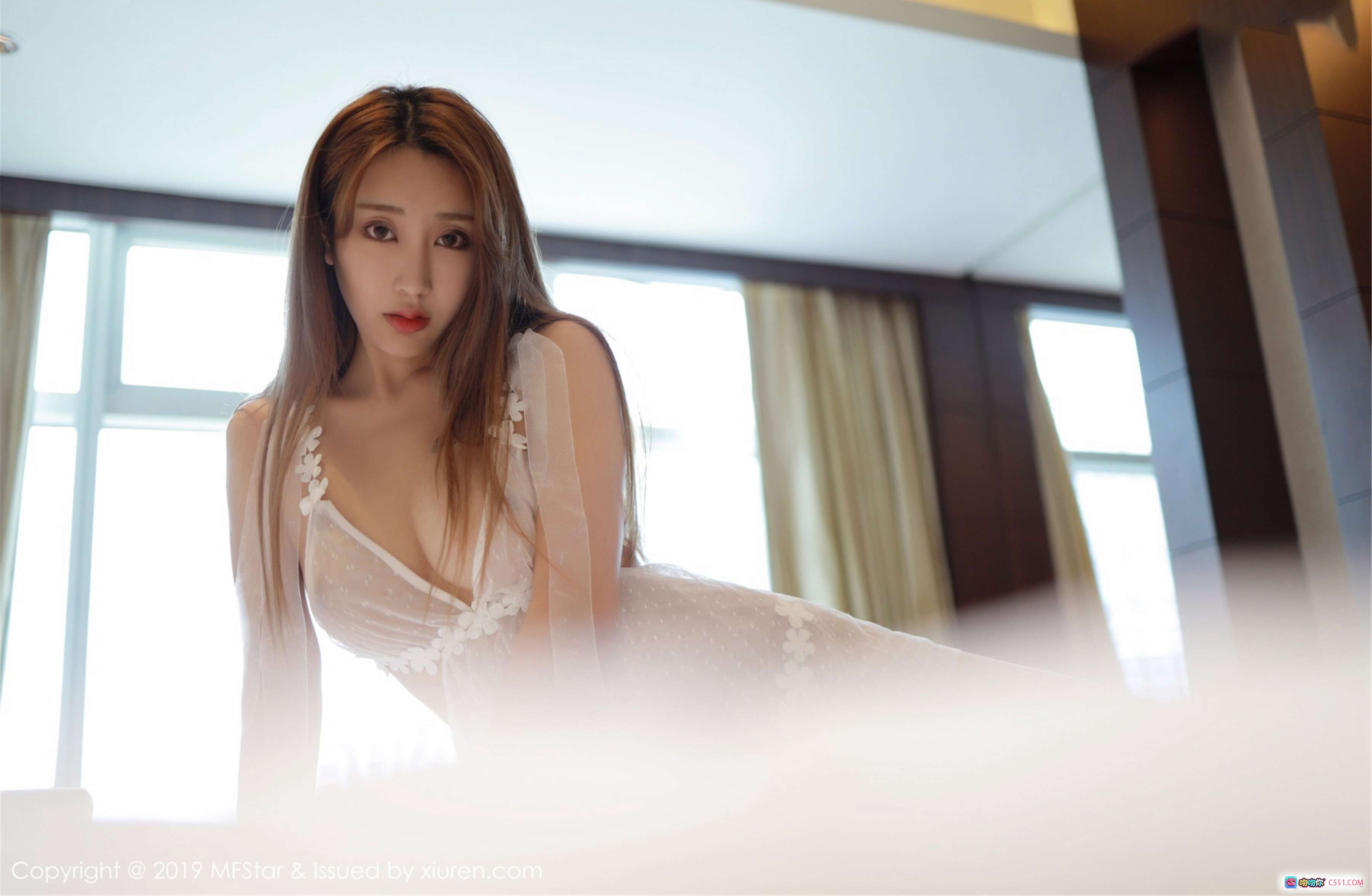 图片[3] - 奈美nana白色蕾丝睡衣写真 | MFStar模范学院2019 Vol.205 | 甜美性感私房照 | 床边跪姿优雅迷人 - 就要吻