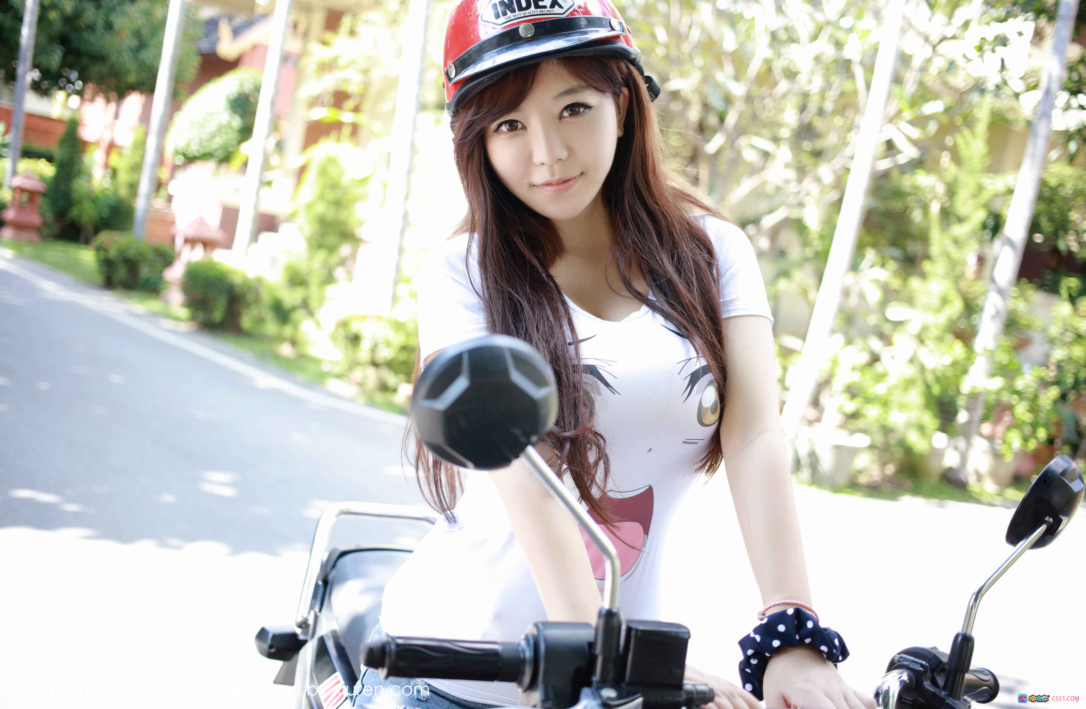 图片[7] - 刘飞儿Faye性感写真 | MFStar模范学院Vol.054 | 2016年5月7日高清私房照 | 黑色内衣搭配灰色上衣 | 甜美微笑慵懒躺卧床照 - 就要吻