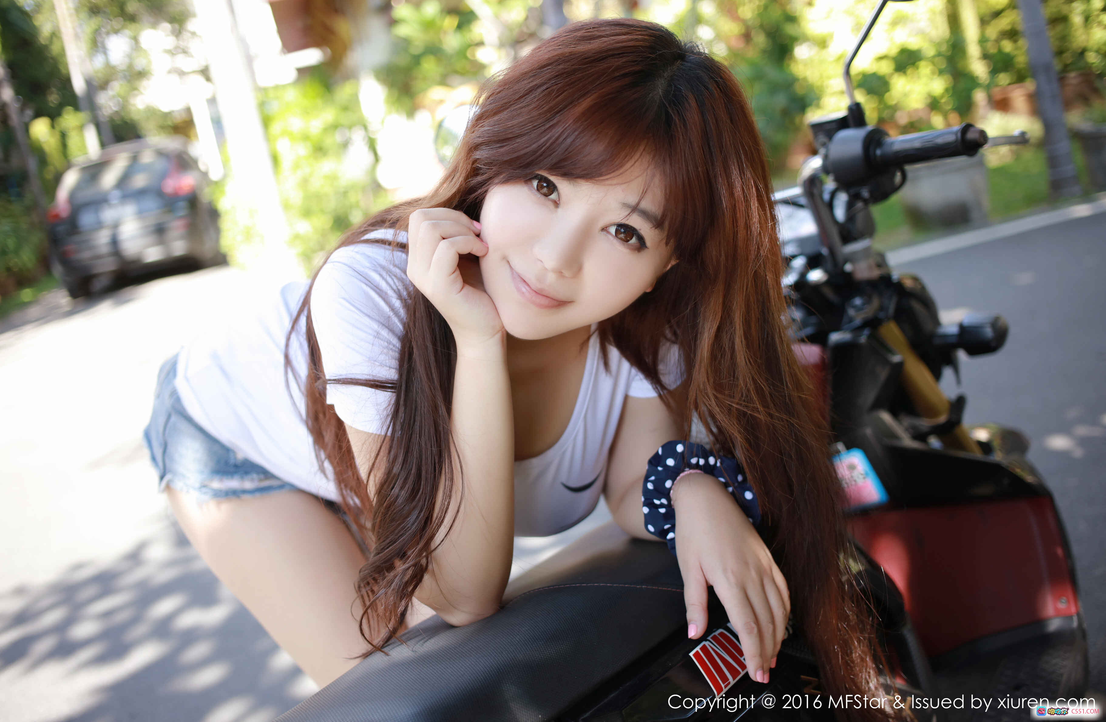 图片[6] - 刘飞儿Faye性感写真 | MFStar模范学院Vol.054 | 2016年5月7日高清私房照 | 黑色内衣搭配灰色上衣 | 甜美微笑慵懒躺卧床照 - 就要吻