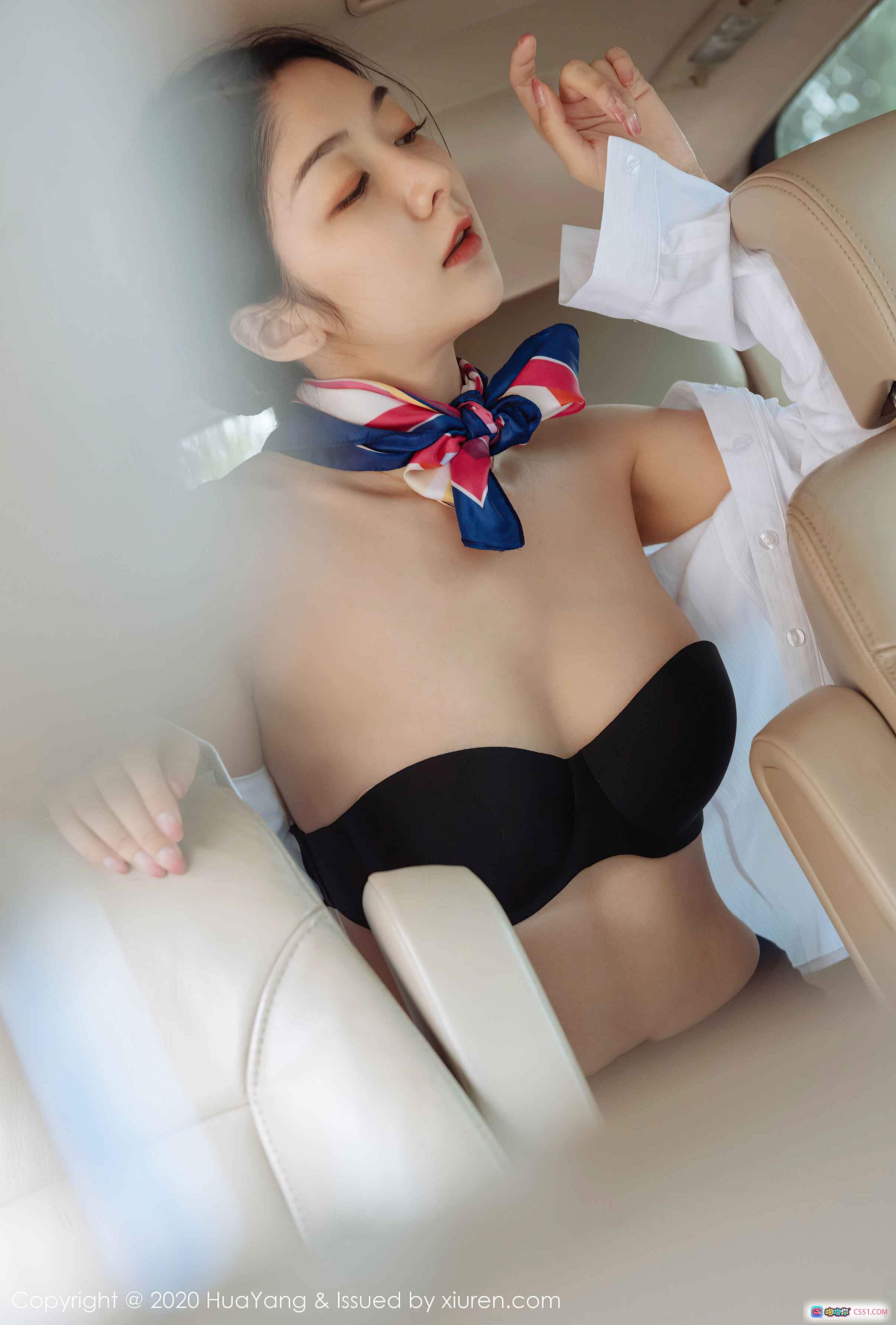 图片[6] - 小热巴车模空姐制服写真｜白衬衫黑内衣深蓝裤装车内性感摆拍｜HuaYang花漾Vol.248 - 就要吻