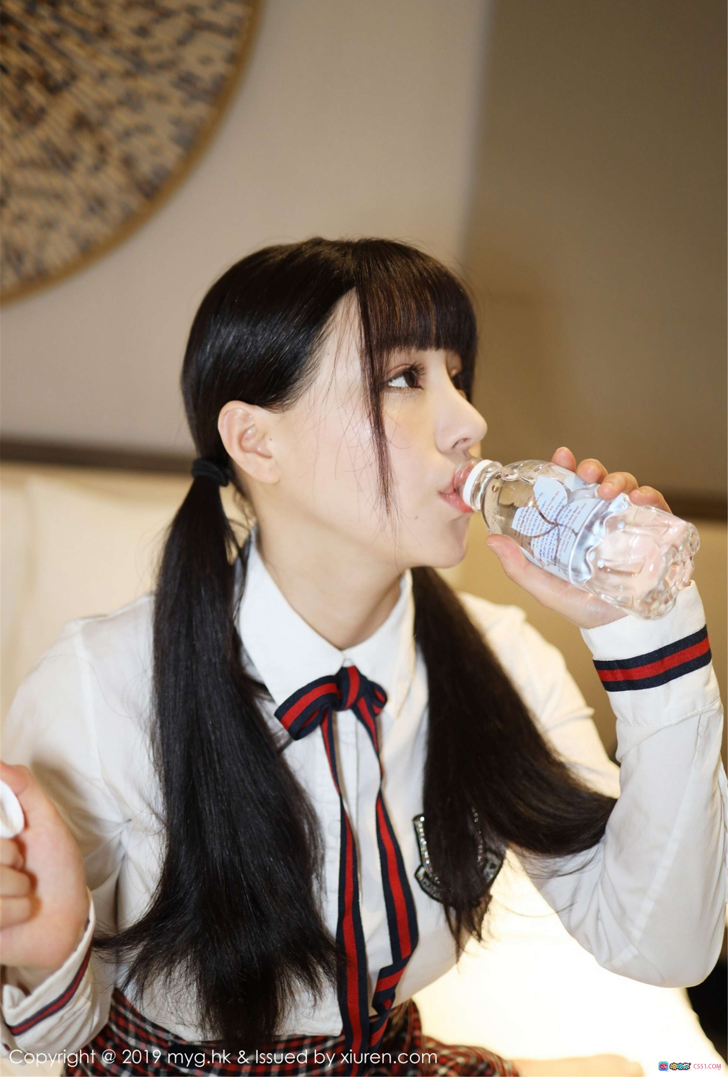 图片[9] - MyGirl美媛馆朱可儿校服写真｜红格百褶裙+白衬衫+双马尾少女风｜2019年5月VOL.355高清图集 - 就要吻