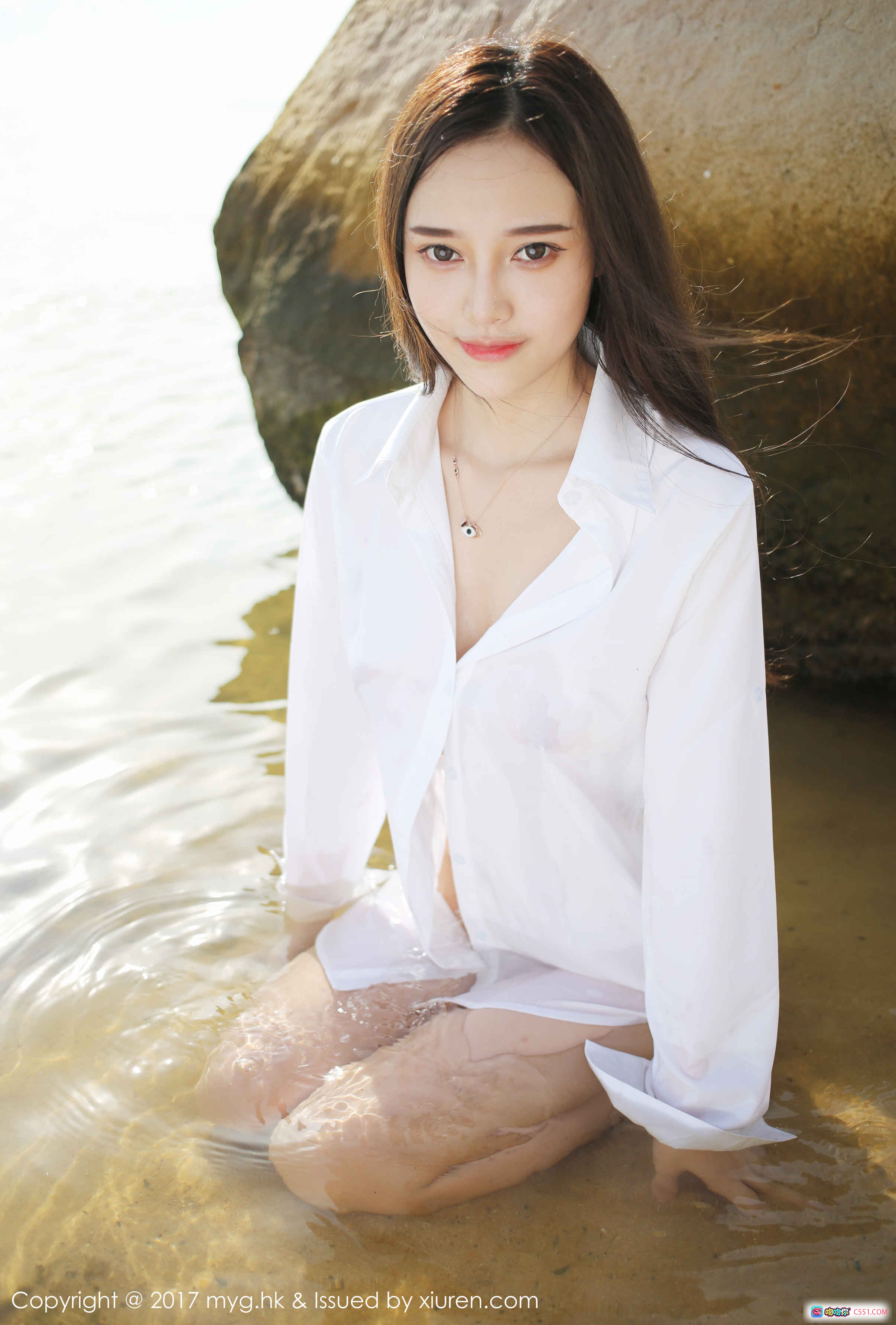 图片[9] - 唐琪儿海滩写真｜白色衬衫灰色百褶裙｜性感内衣外穿｜MyGirl美媛馆Vol.259｜2017夏日风情 - 就要吻