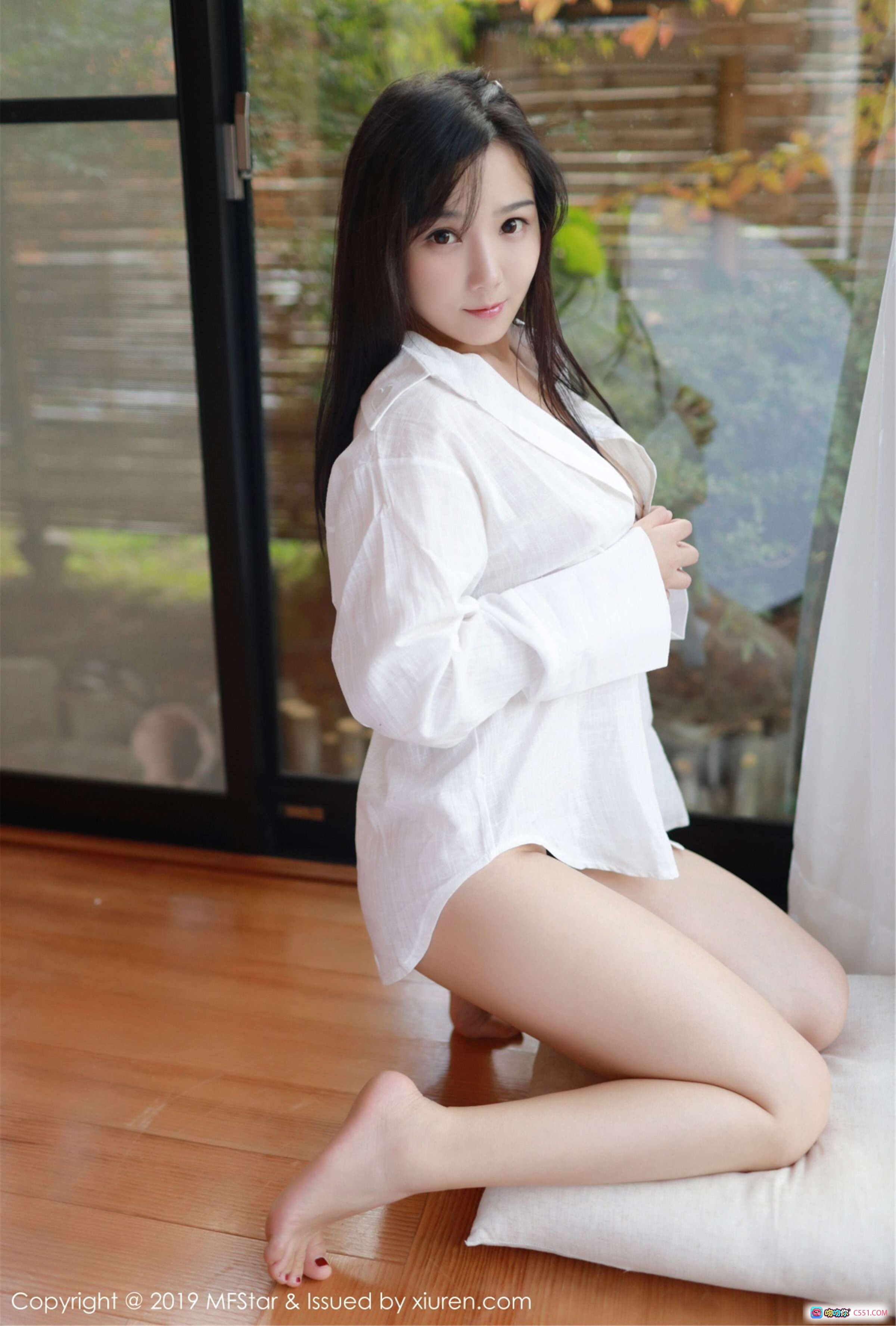图片[3] - 徐微微mia白衬衫性感写真 | MFStar模范学院2019 Vol.187 | 窗边私房美腿诱惑 - 就要吻