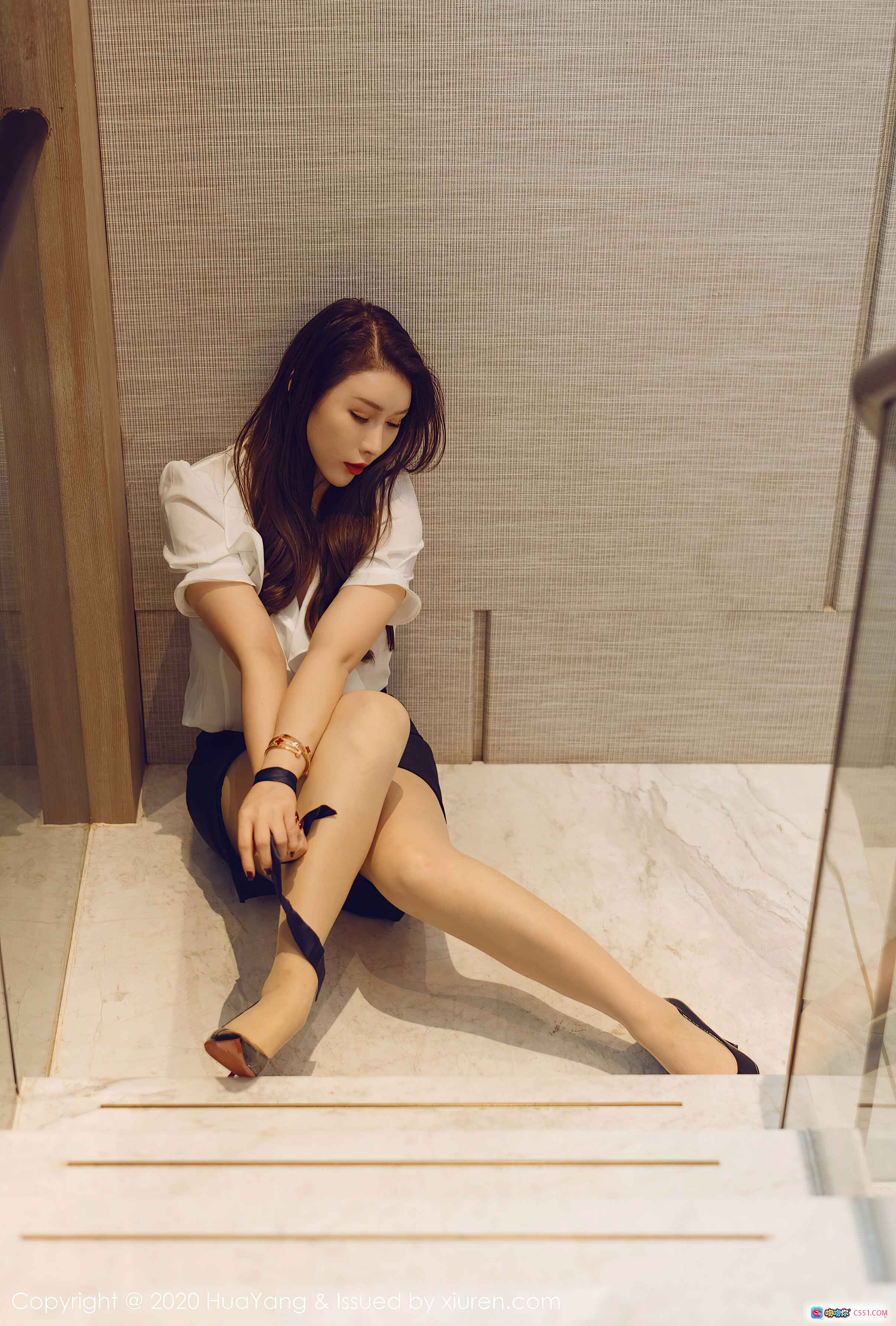 图片[5] - HuaYang花漾2020.11.17 VOL.322尤妮丝Egg白衬衫黑短裙美腿高跟性感写真60+1P高清图集 - 就要吻