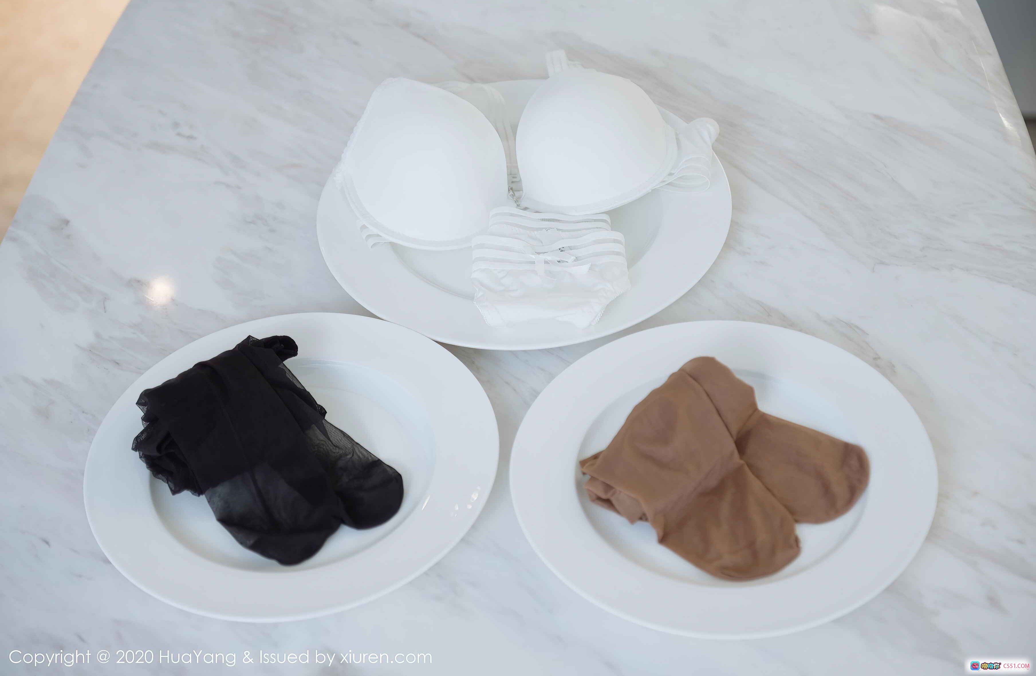 图片[3] - 徐安安HuaYang花漾2020.10.29 VOL.309 灰裙黑丝红底高跟 洗衣机前性感写真 67+1P高清图集 - 就要吻