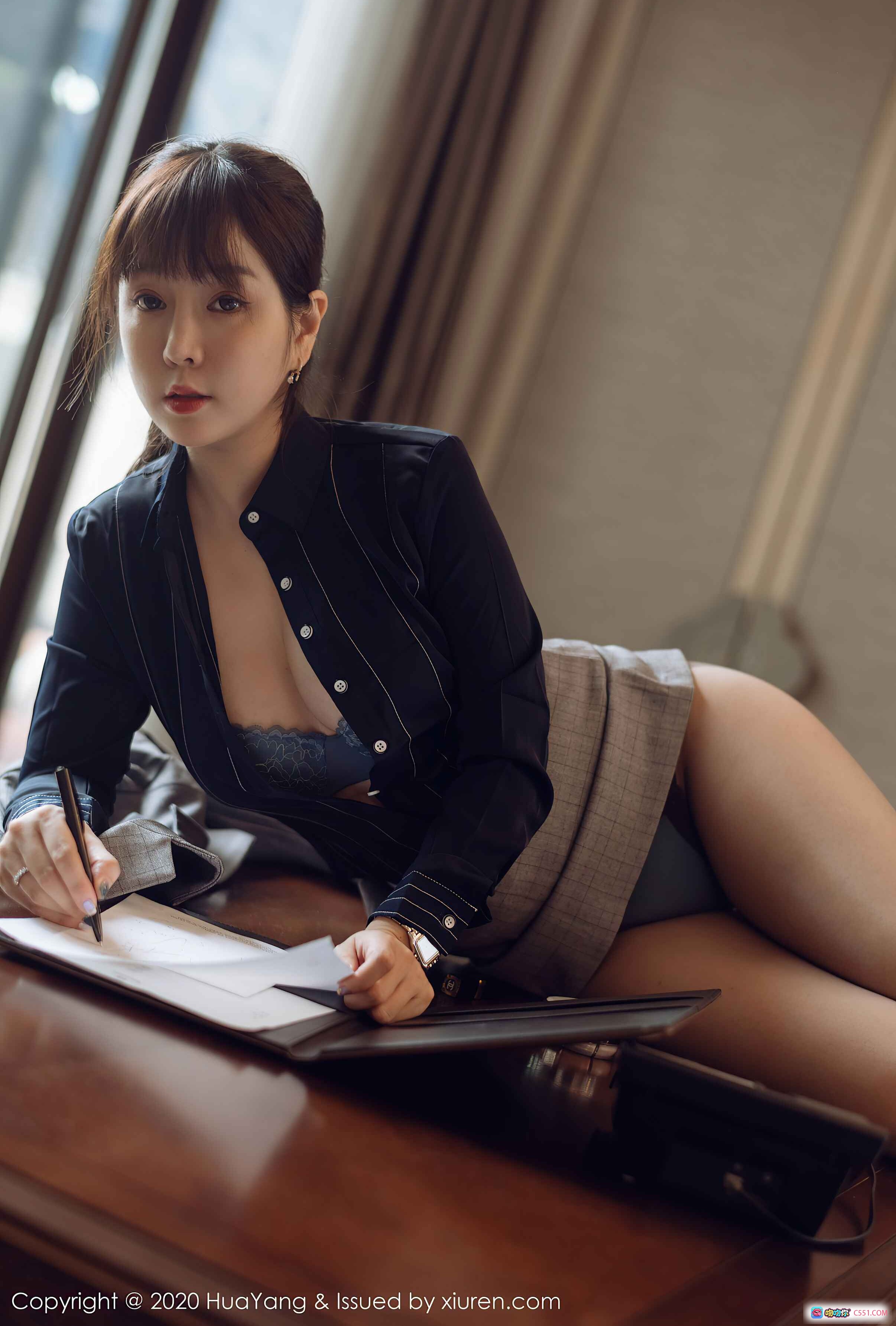 图片[9] - 王雨纯黑衬衫格纹短裙丝袜美腿写真 | HuaYang花漾Vol.300优雅坐姿高清图集 - 就要吻