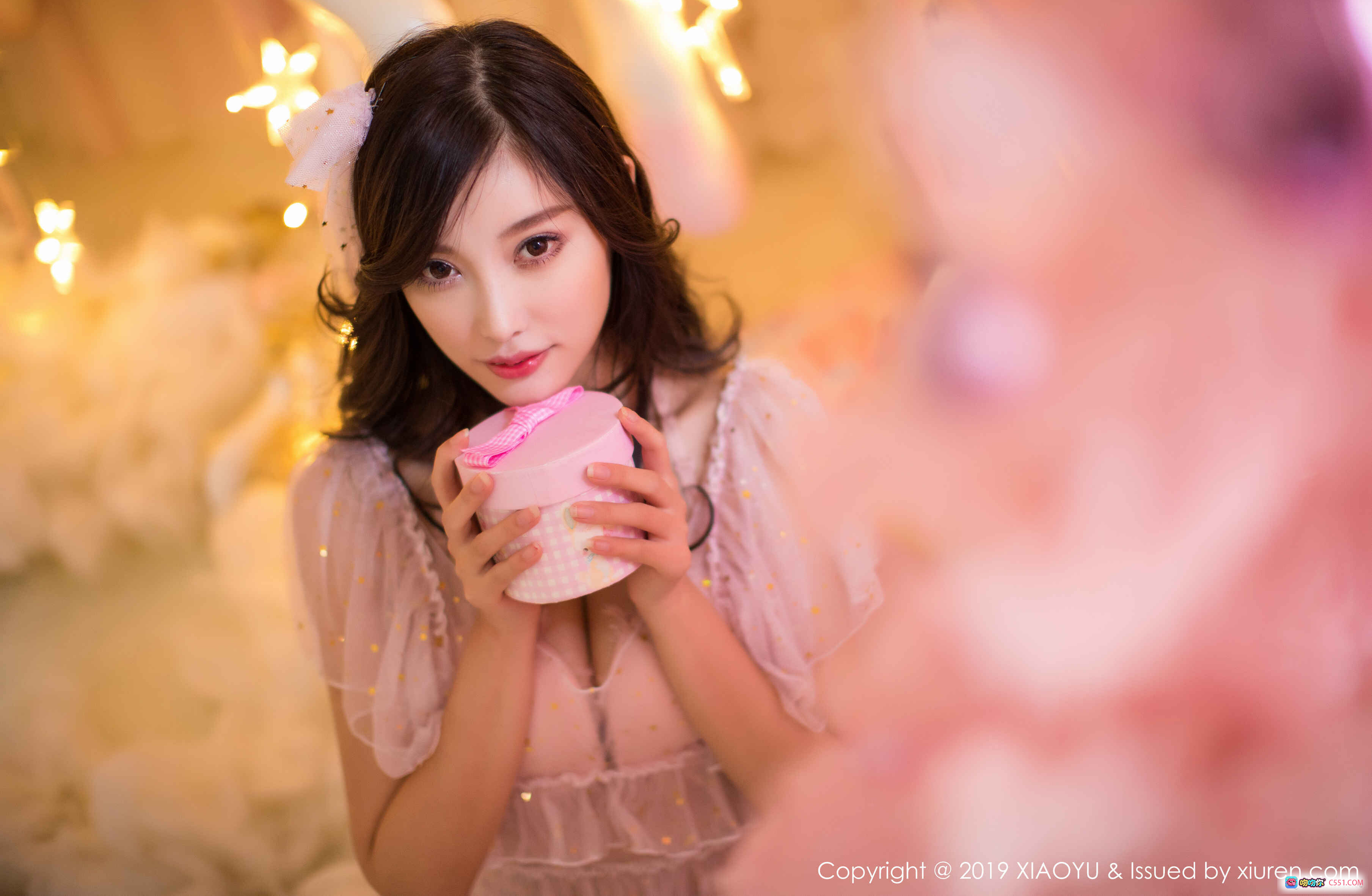 图片[6] - 杨晨晨Sugar甜美写真 | 粉色礼盒少女风 | XIAOYU语画界VOL.059 | 2019梦幻光影人像 - 就要吻