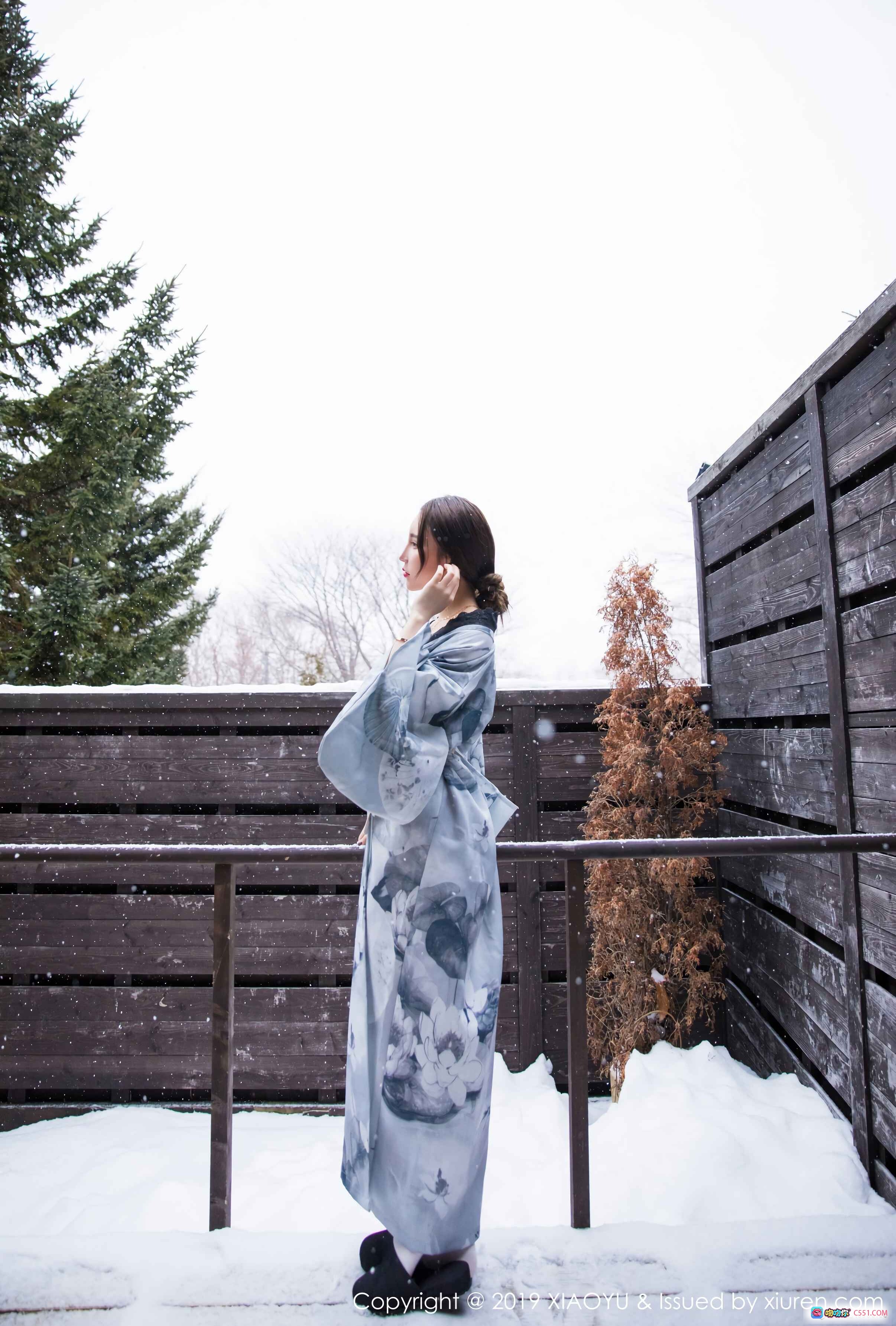 图片[5] - 周于希Sandy性感写真 | 白色短款T恤+粉色内裤+毛绒雪地靴 | XIAOYU语画界VOL.007 2019年1月11日 - 就要吻