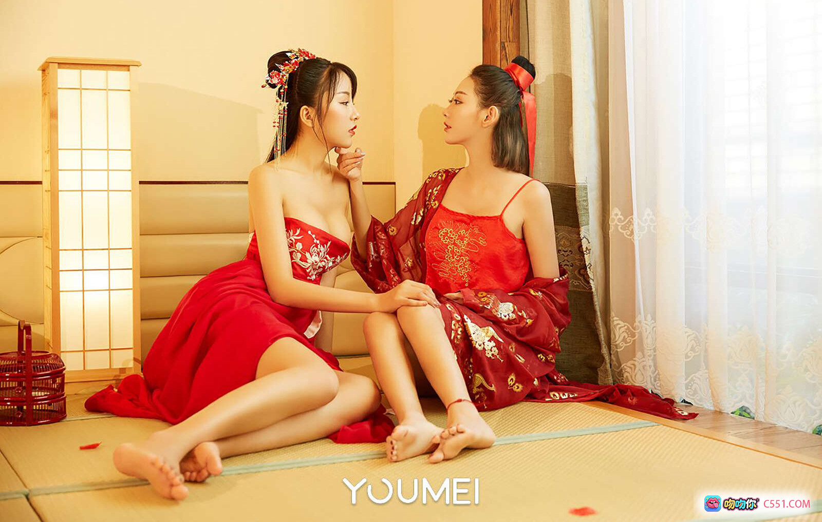 图片[1] - YouMei尤美2018.08.13 VOL.046洞房花烛合辑 红色古风旗袍双人写真 日式榻榻米私房摄影 东方美学情侣互动 精致发饰刺绣细节 柔光氛围感大片 - 就要吻