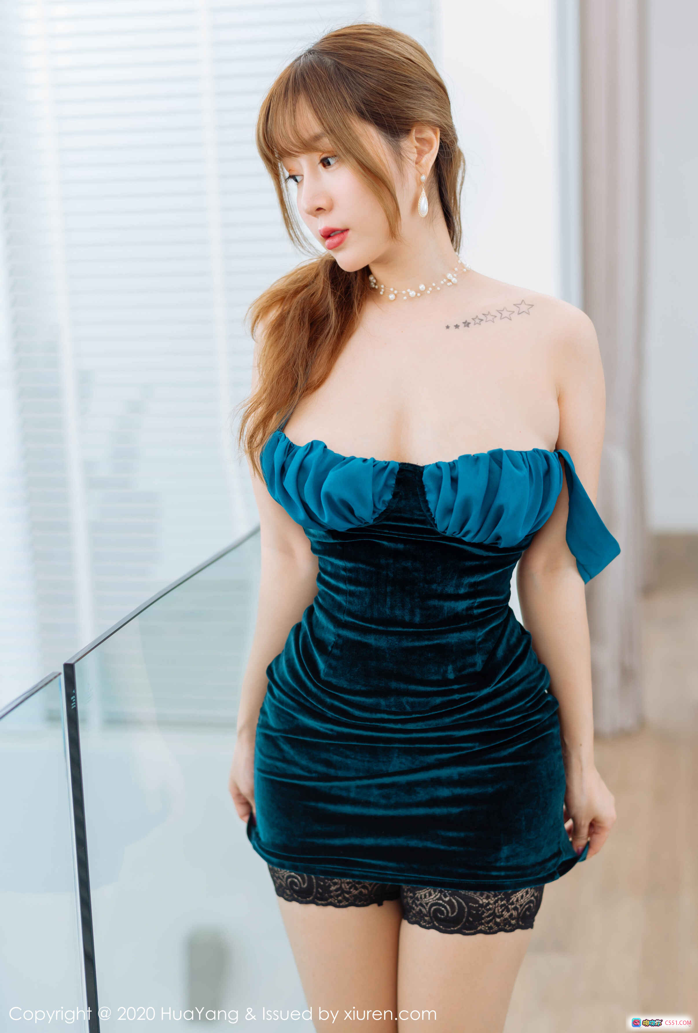 图片[8] - 王雨纯深蓝丝绒包臀裙写真 | 优雅性感女神风 | HuaYang花漾2020 Vol.222高清美图 - 就要吻